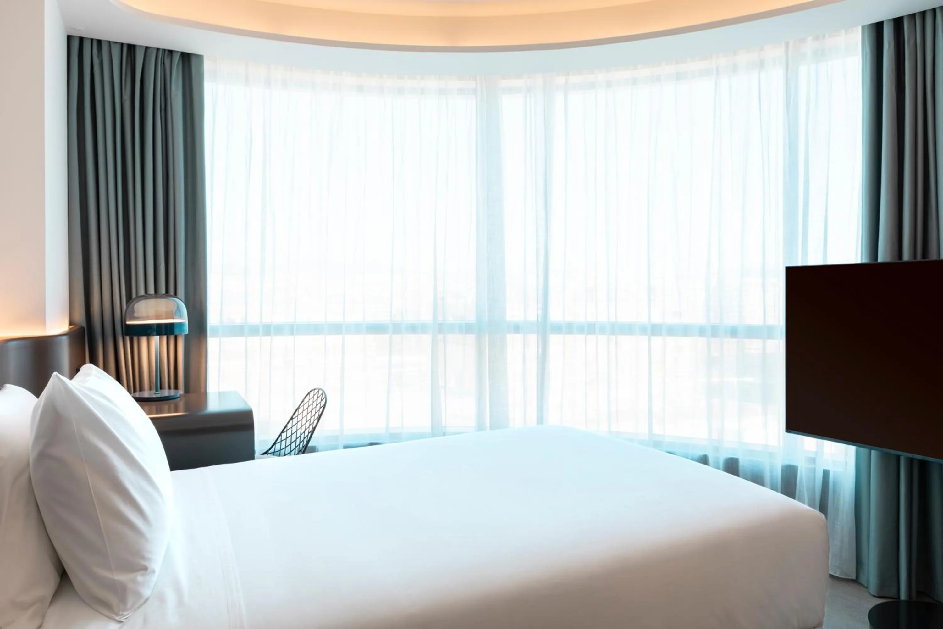 Single Room in Labtwentytwo Barcelona, a Tribute Portfolio Hotel by Marriott