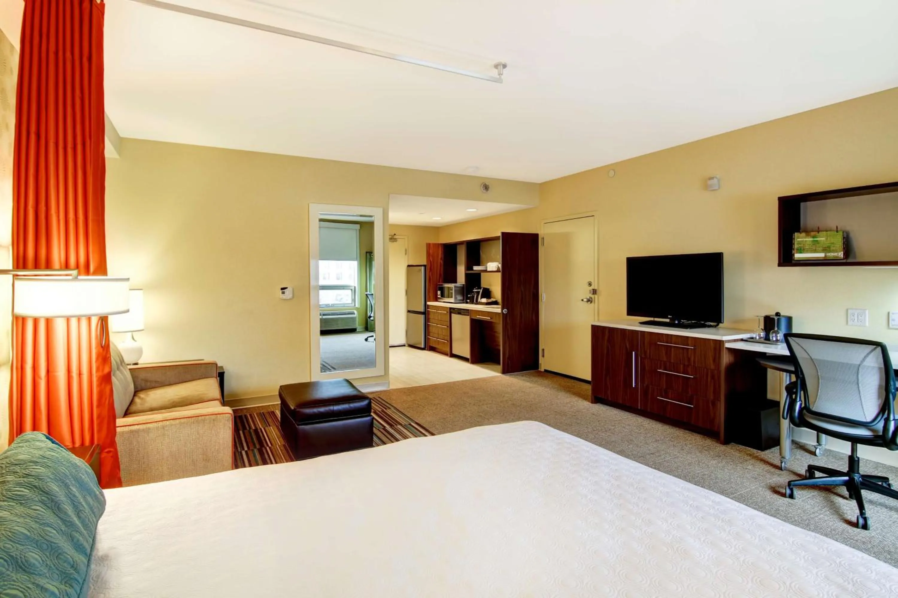 Queen Studio - Mobility and Hearing Access/Non-Smoking in Home2 Suites by Hilton West Edmonton