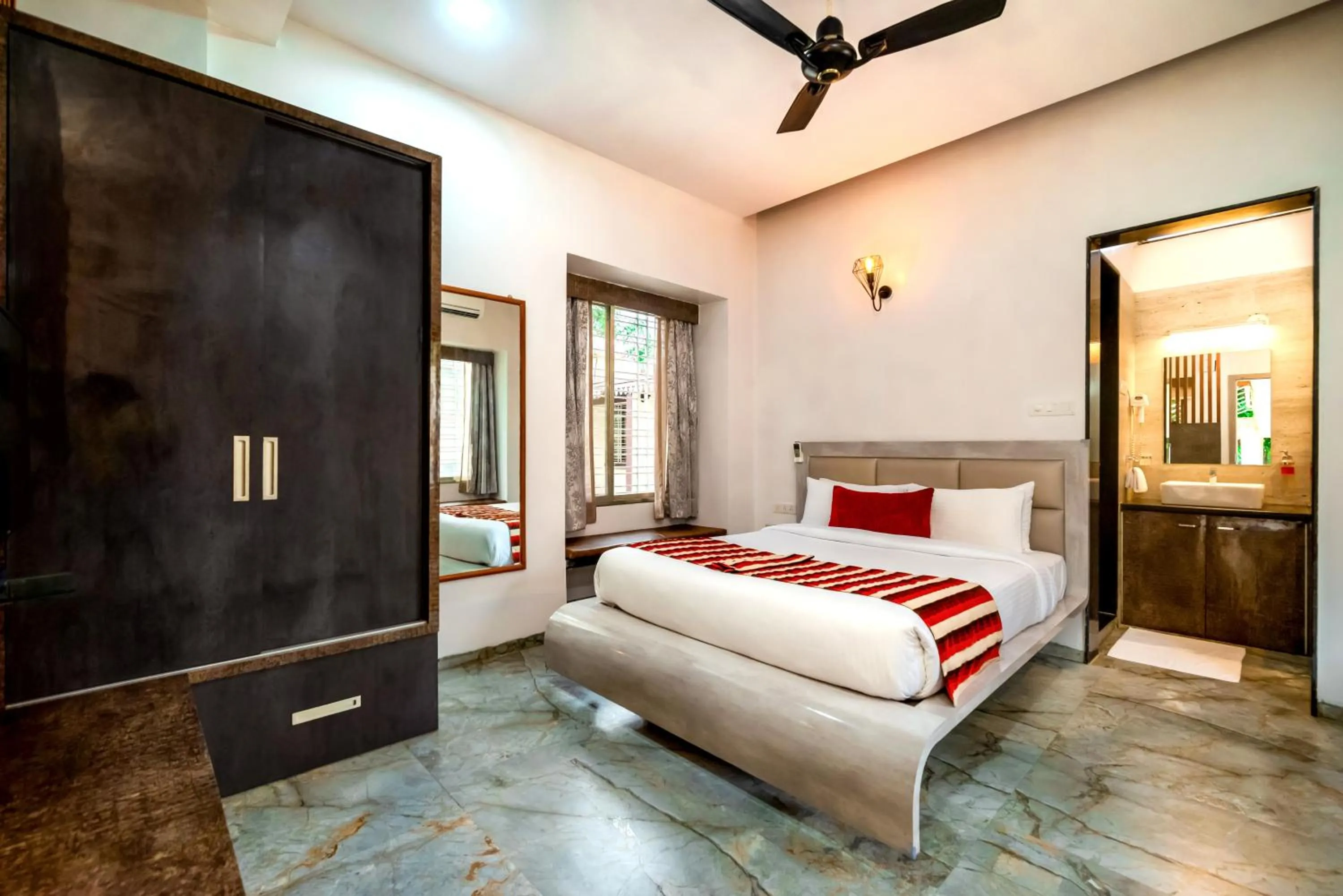 Parkside Cottage in Freesia Resort by Express Inn