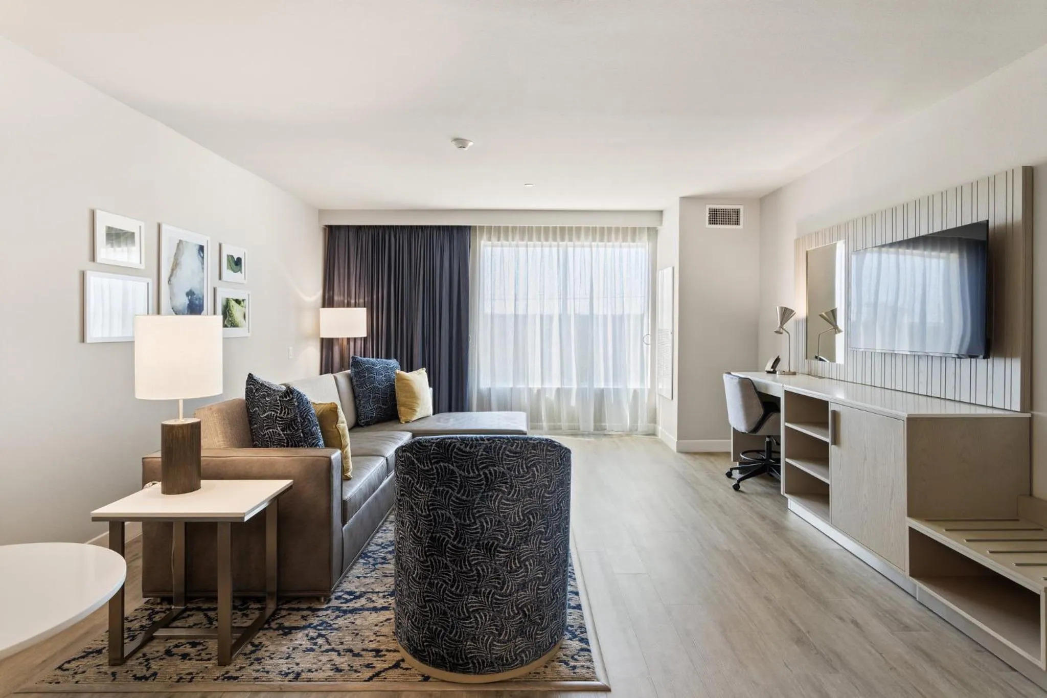 One-Bedroom King Suite in EVEN Hotel Austin Uptown near the Domain by IHG