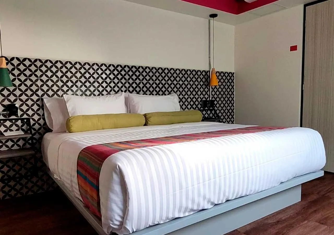 Superior Suite in Hotel Estancias VIVE MX Cuauhtemoc, Trademark by Wyndham