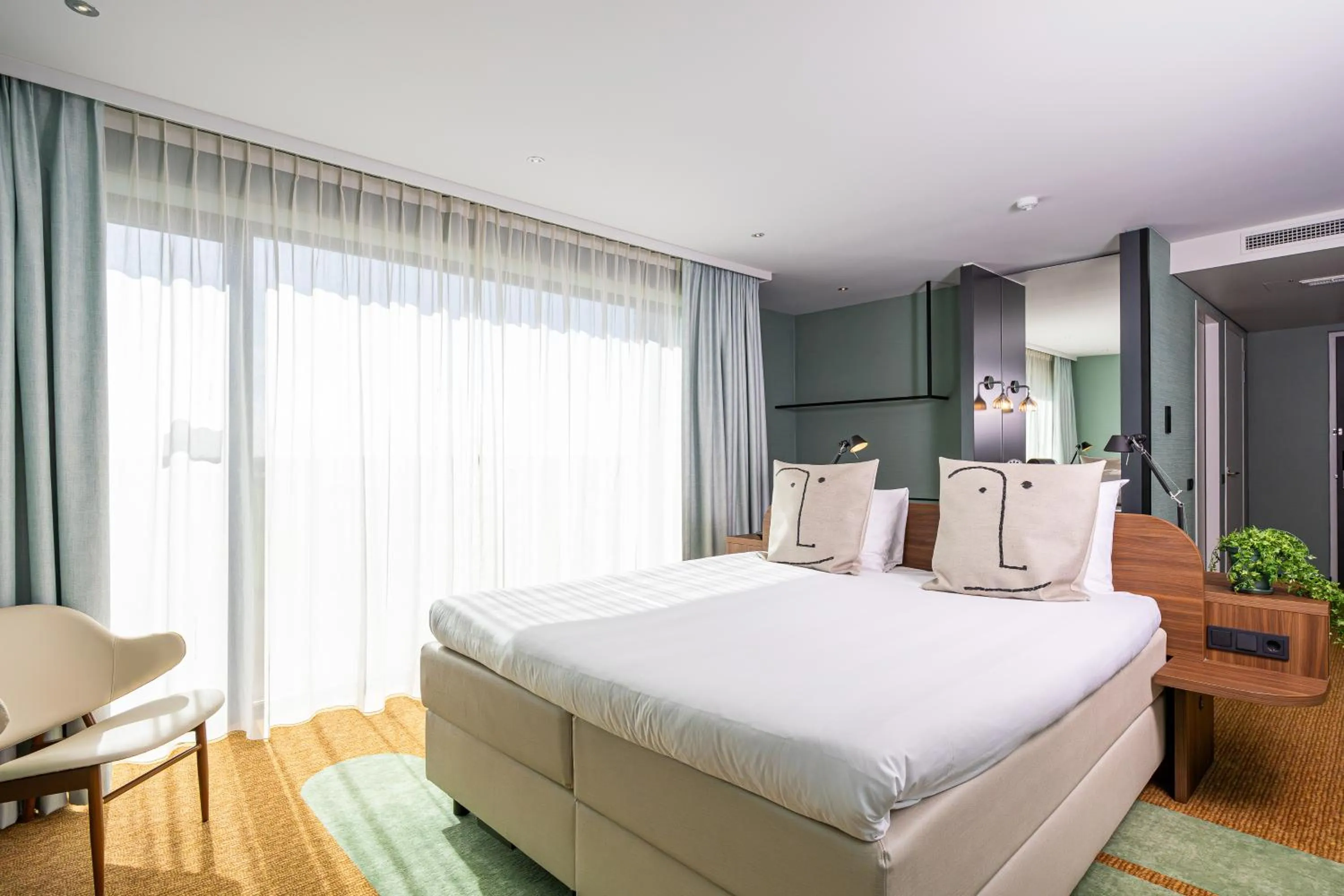 Deluxe King Room in Van der Valk Hotel Schiphol
