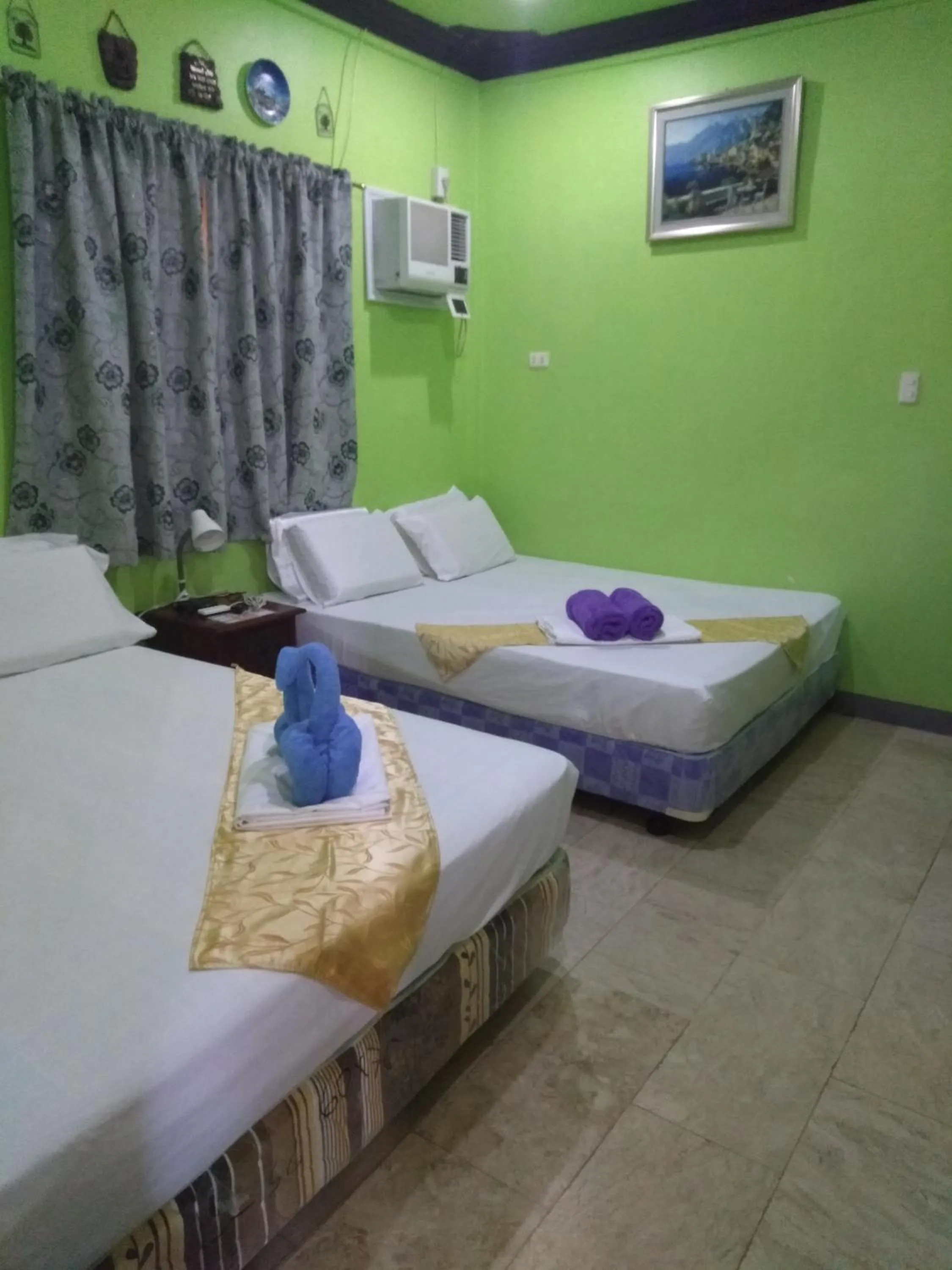 Quadruple Room with Private Bathroom in Sascha's Resort Oslob