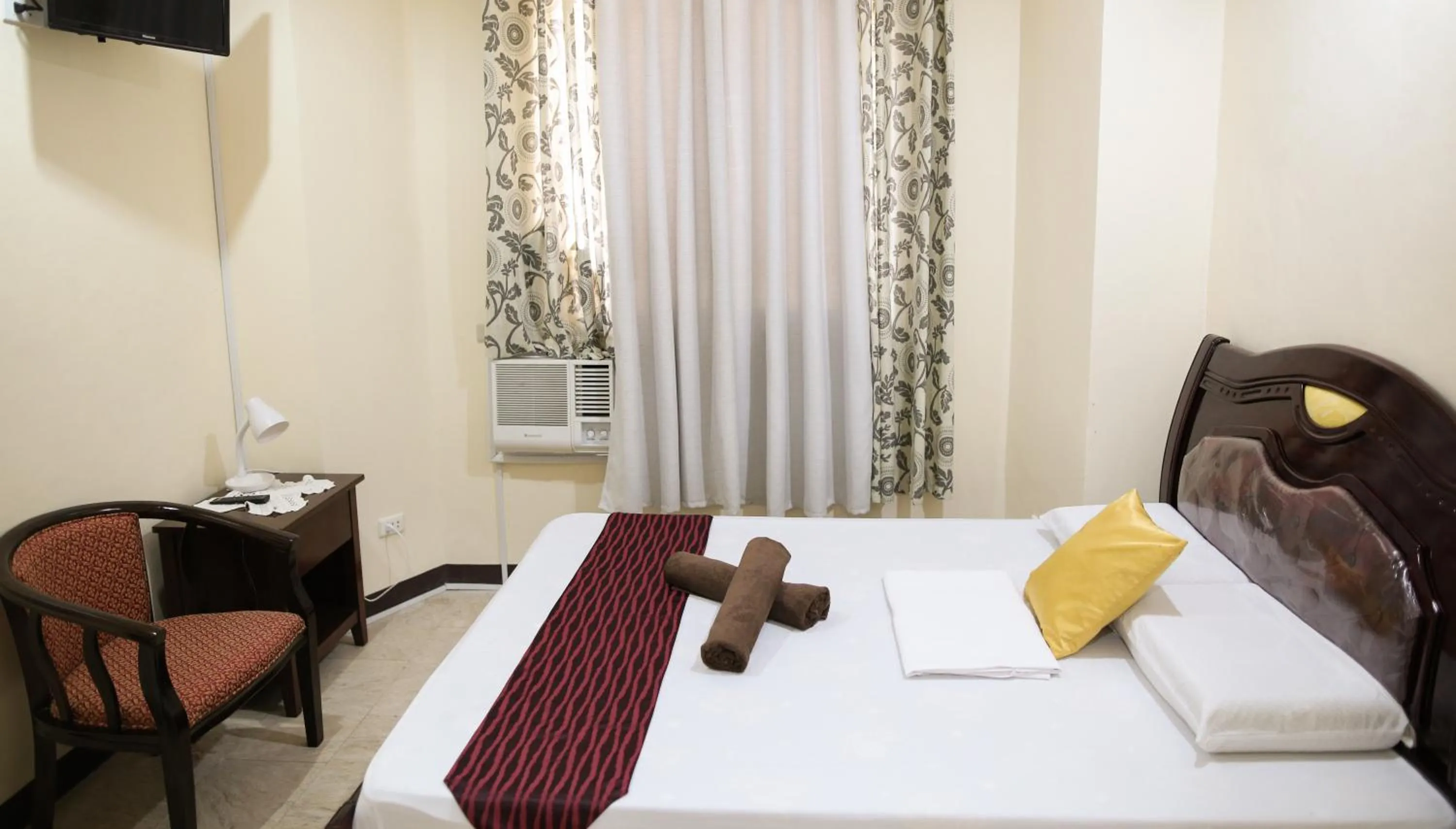 Standard Double Room with Mountain View in Sascha's Resort Oslob