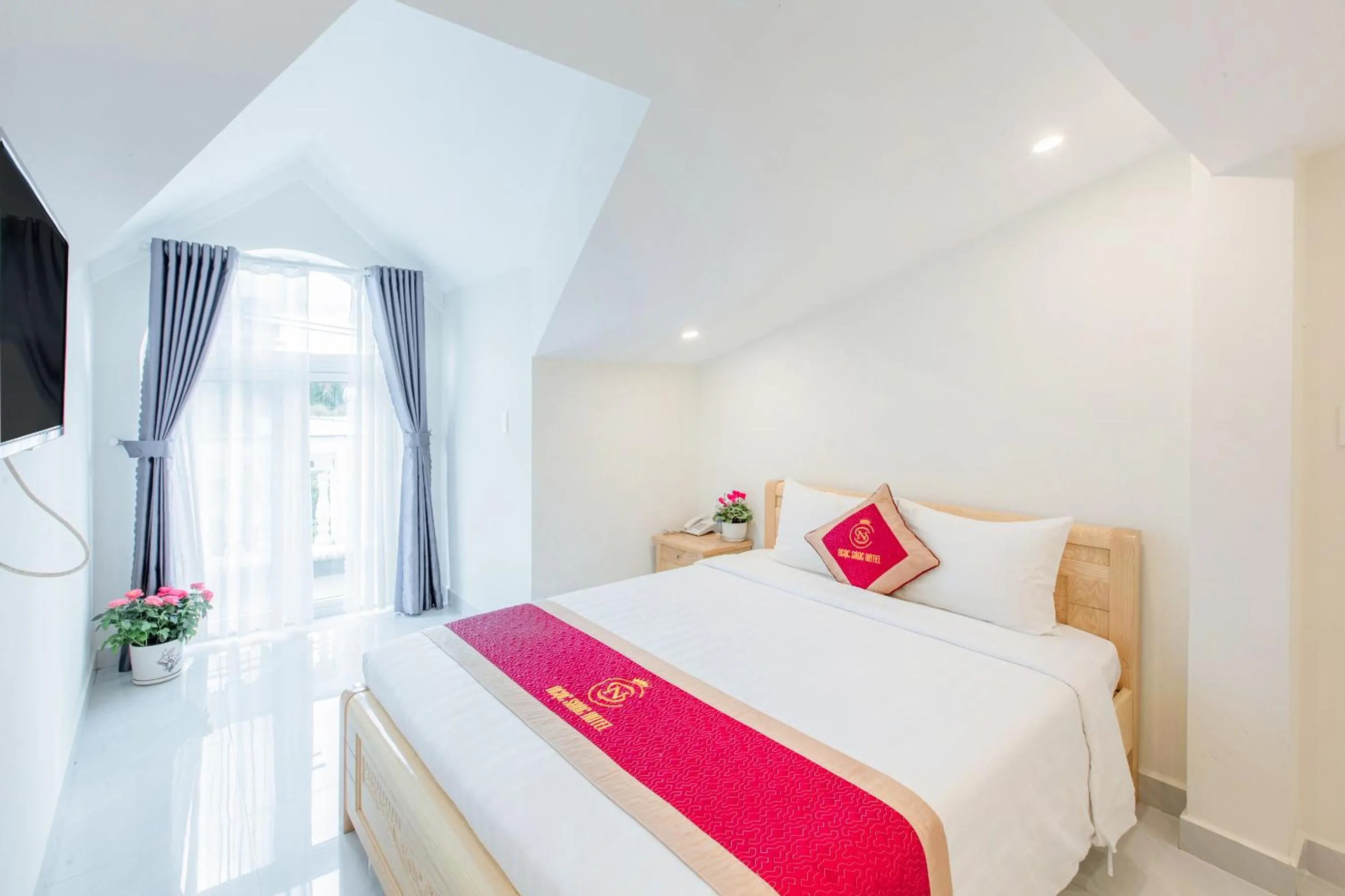 Double Room with Balcony in Ngọc Sang 3 Hotel
