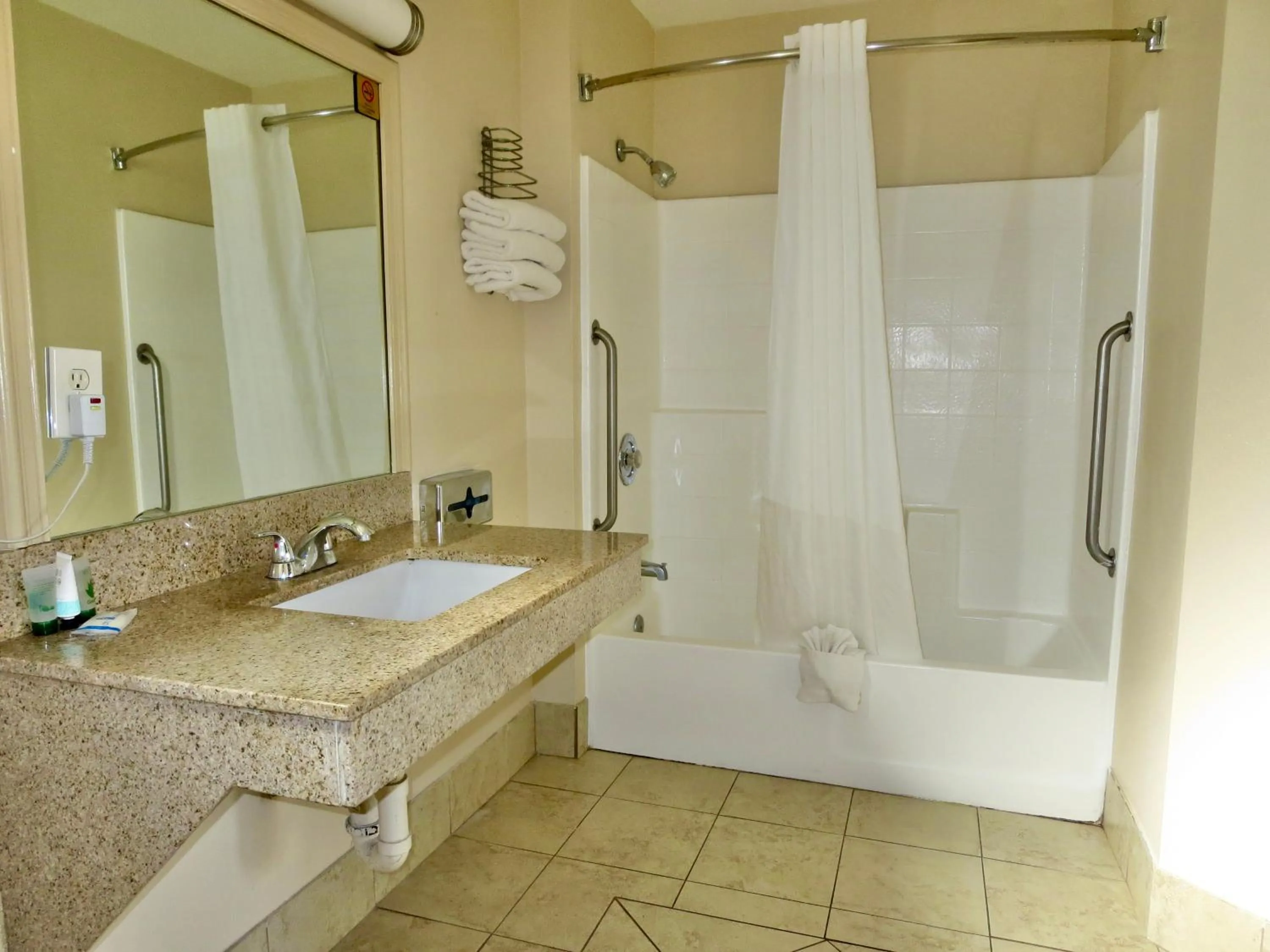 Double Room - Disability Access in G T Hotels Inn & Suites Extended Stay