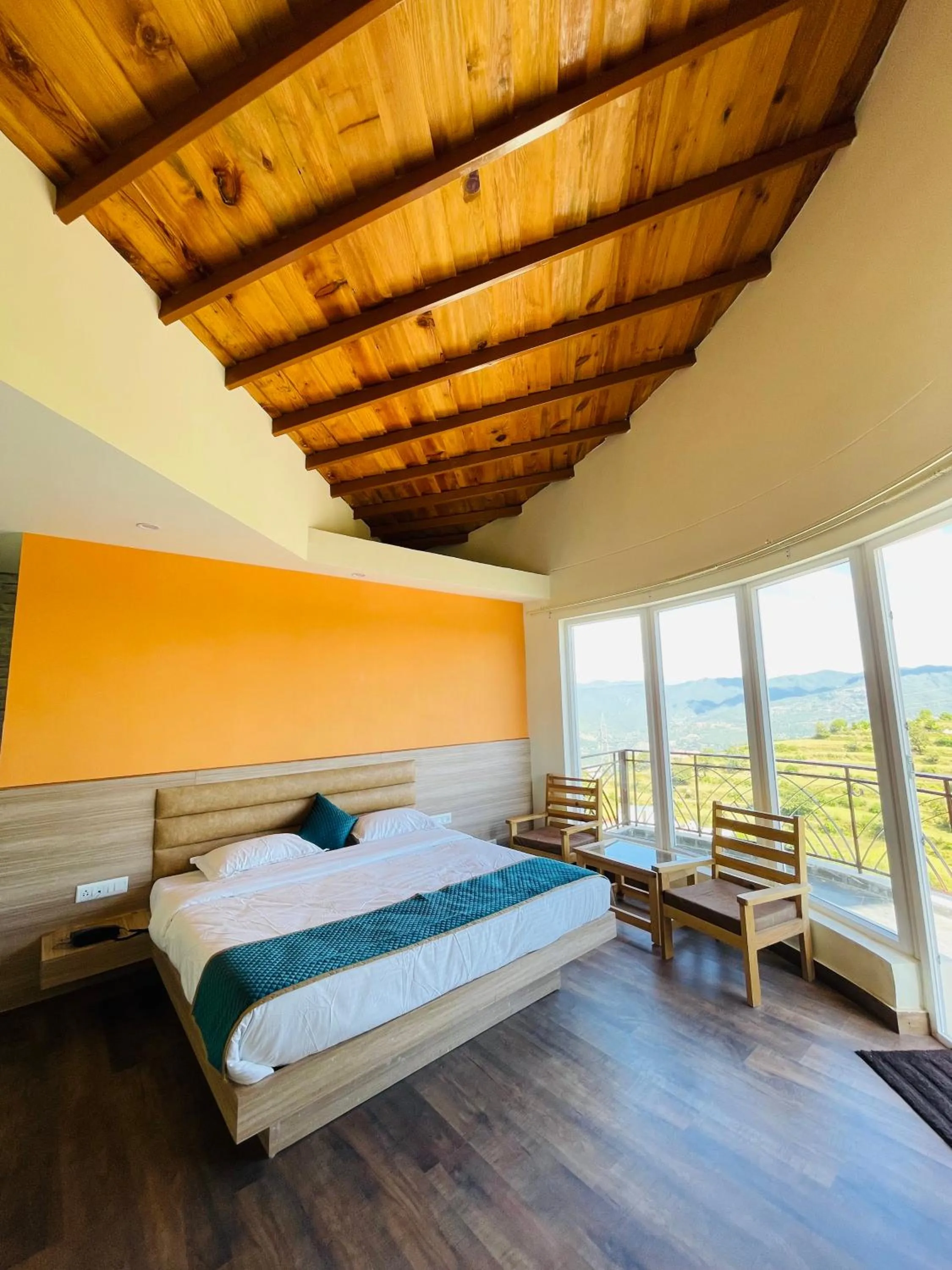 Deluxe Double Room with Balcony in Hotel Colonels Paradise