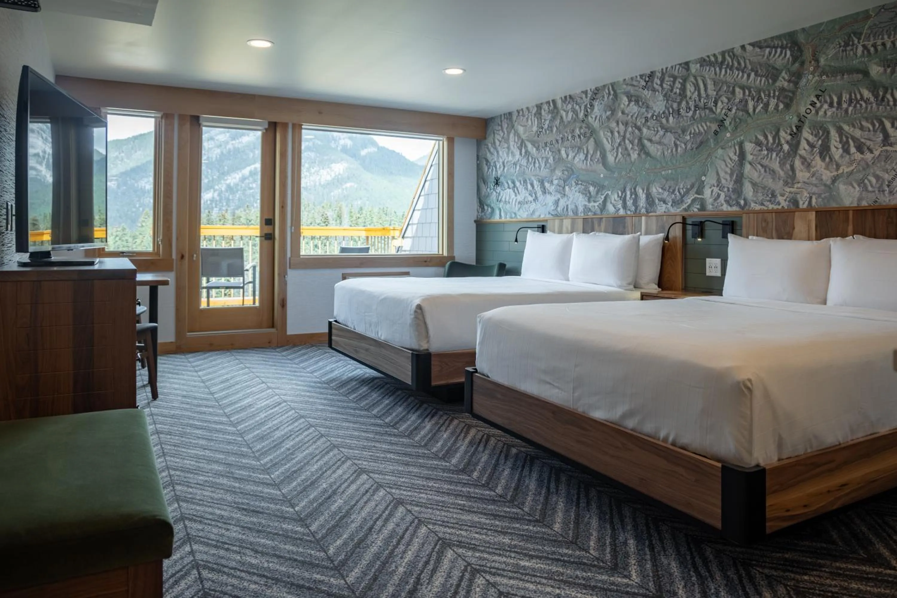 Superior Room with Mountain View in Hotel Canoe and Suites