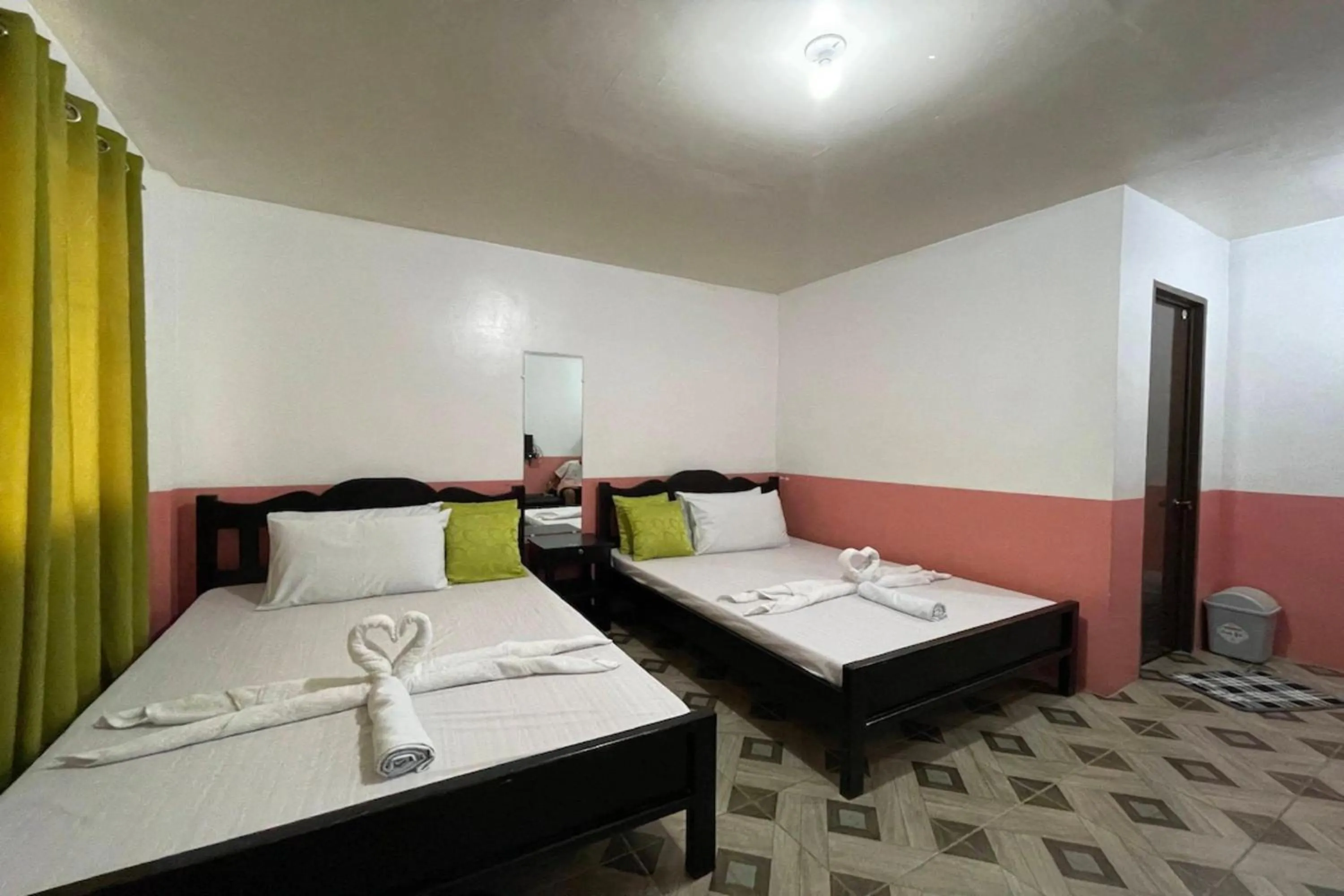 Deluxe Double or Twin Room in Jamjen's Lodge