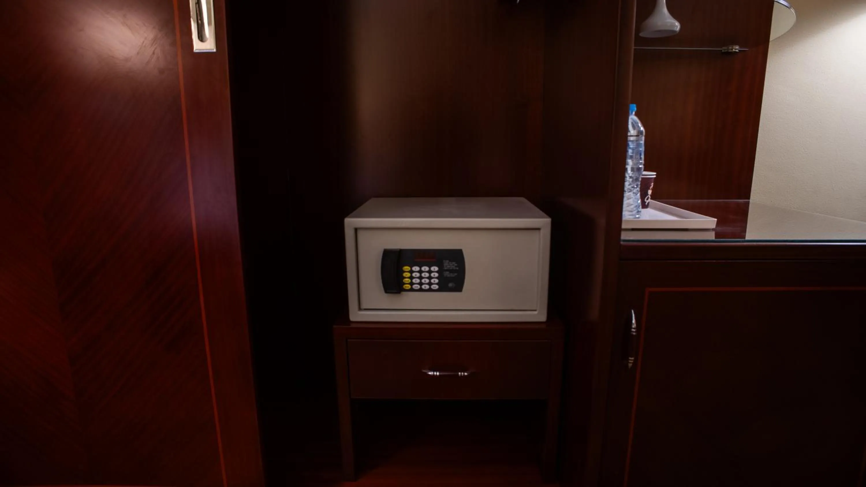 Deluxe Double or Twin Room - single occupancy in The Villa 604 Powered by look