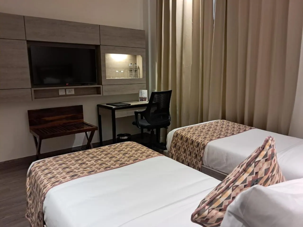 Deluxe Suite Twin Bed with 20% off on Food & Beverages, 20% discount on Laundry & Complimentary Hi Tea in Rhythm Gurugram Hotel & Suites, Sohna Road