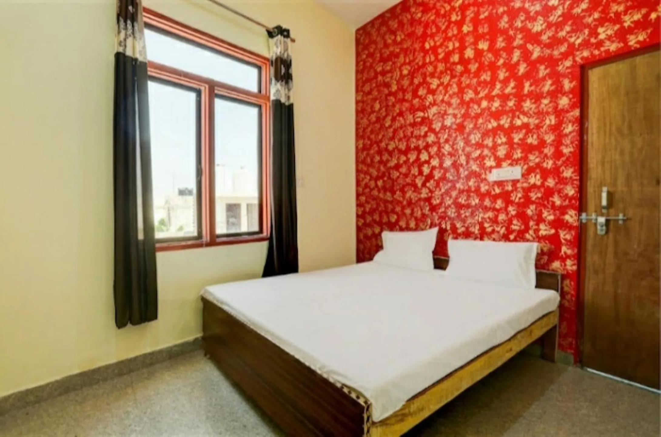 Double Room in Hotel M J, Agra