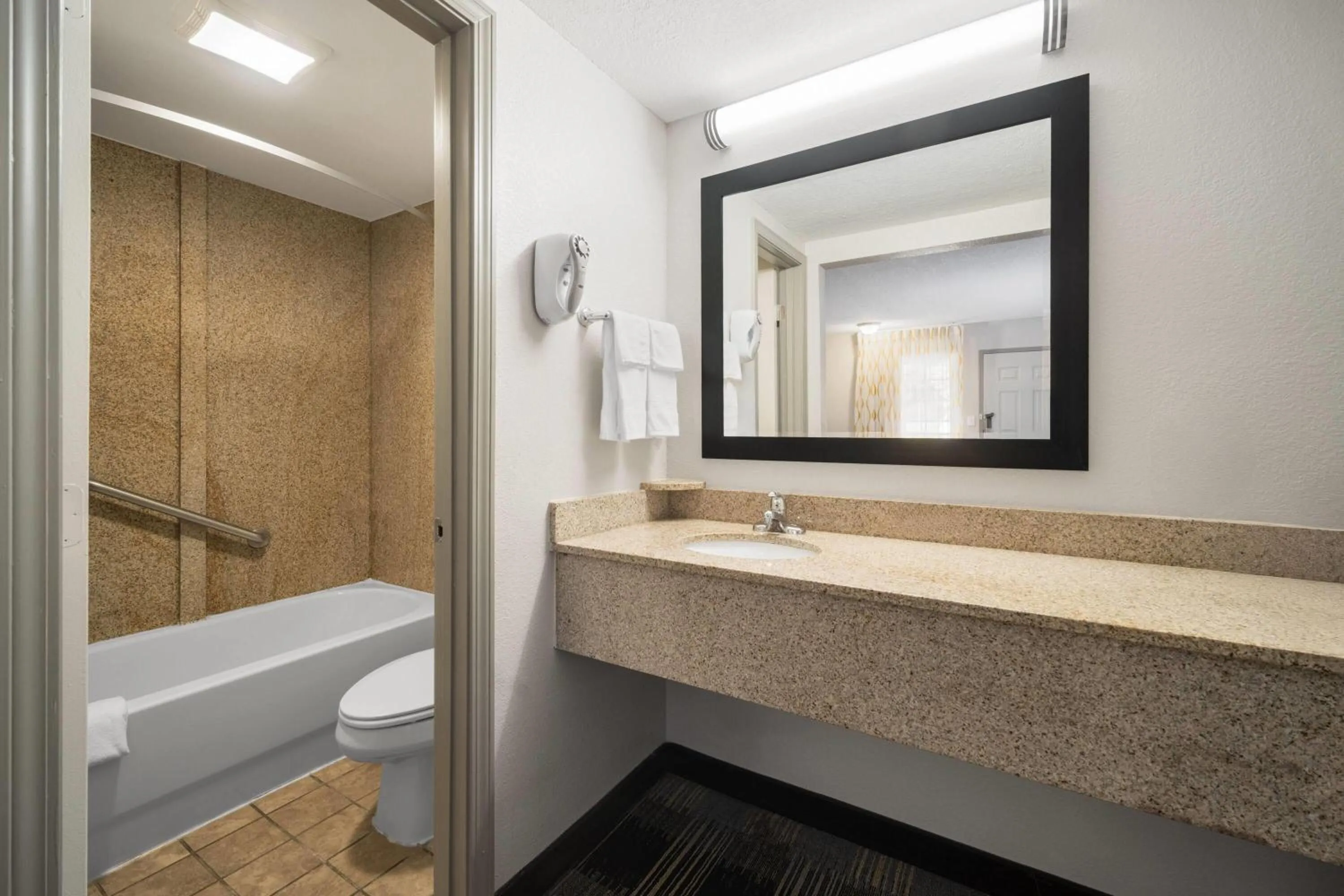 King Room - Non-Smoking in Days Inn by Wyndham Canton