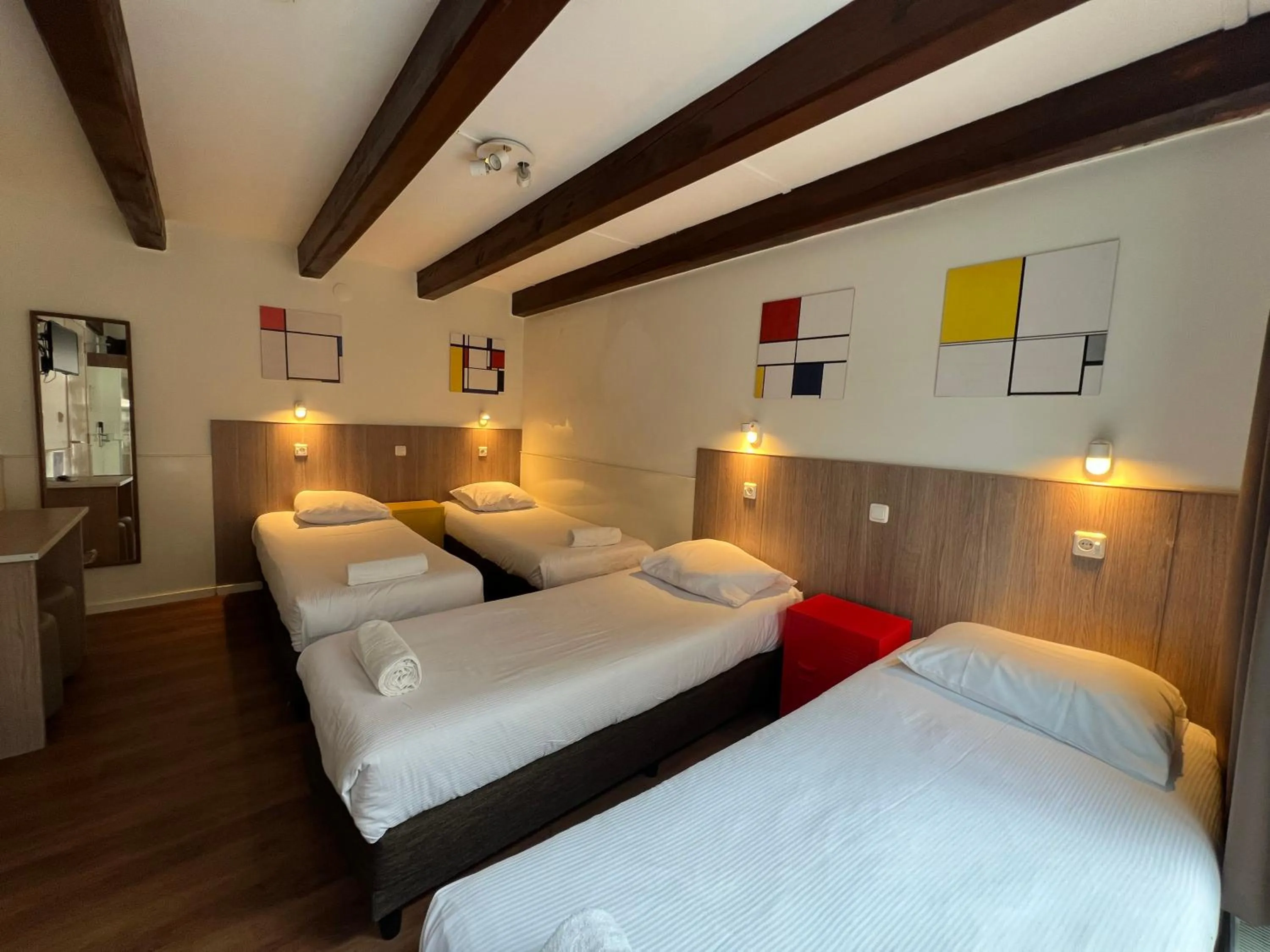 Quadruple Room in Hotel Old Quarter