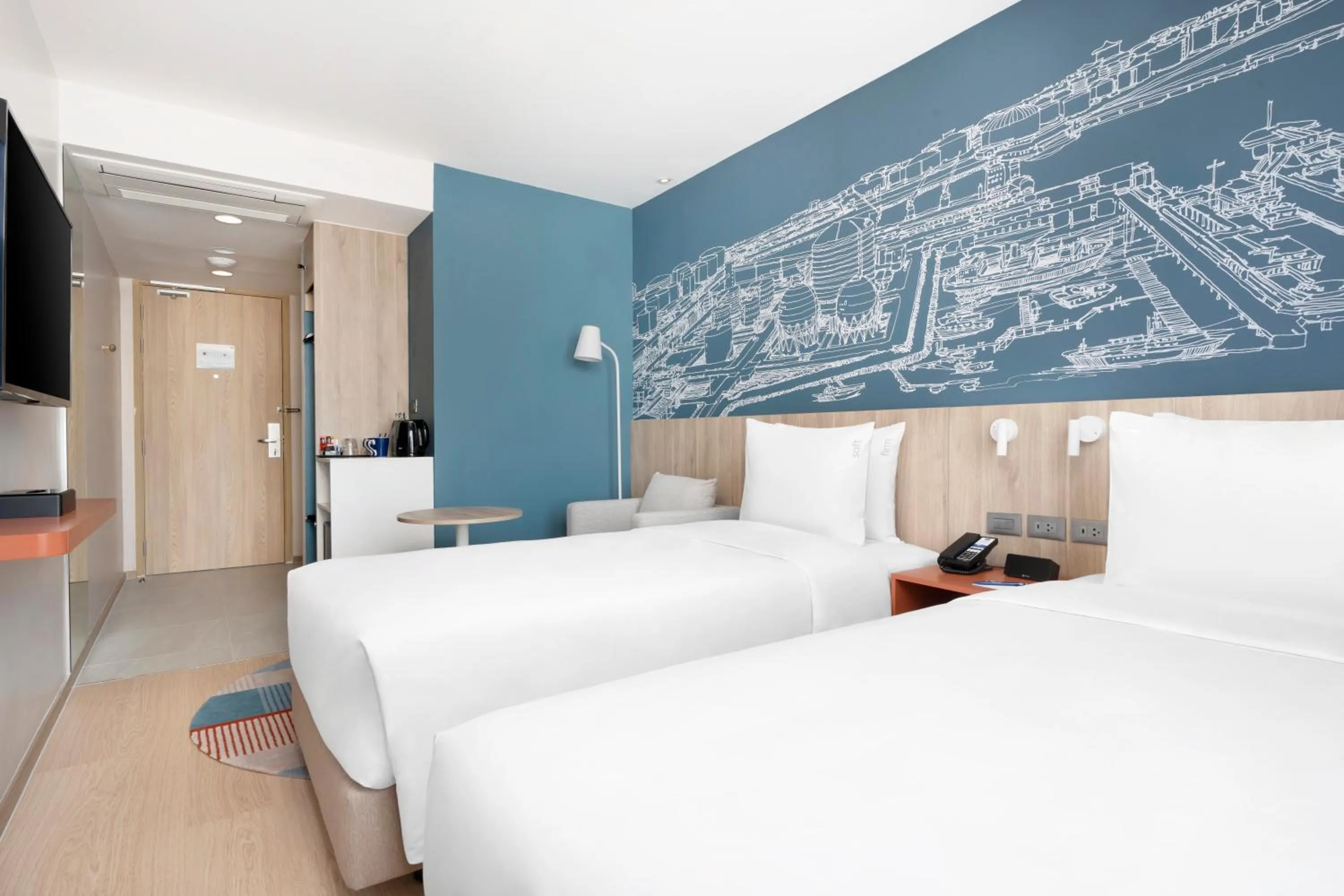 Standard Twin Room with Free Breakfast in Holiday Inn Express Rayong