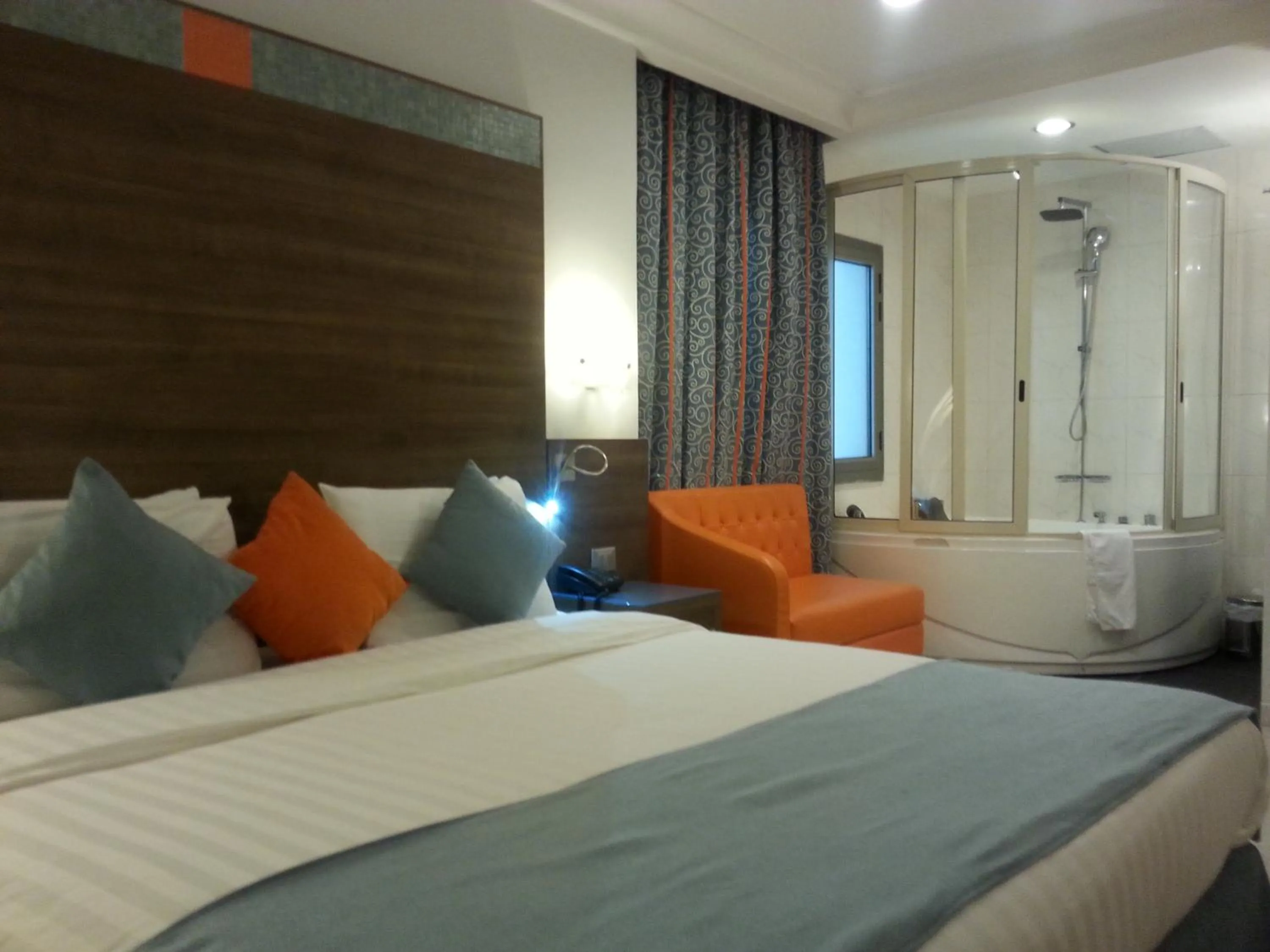 King Room with Spa Bath in Benin Royal Hotel