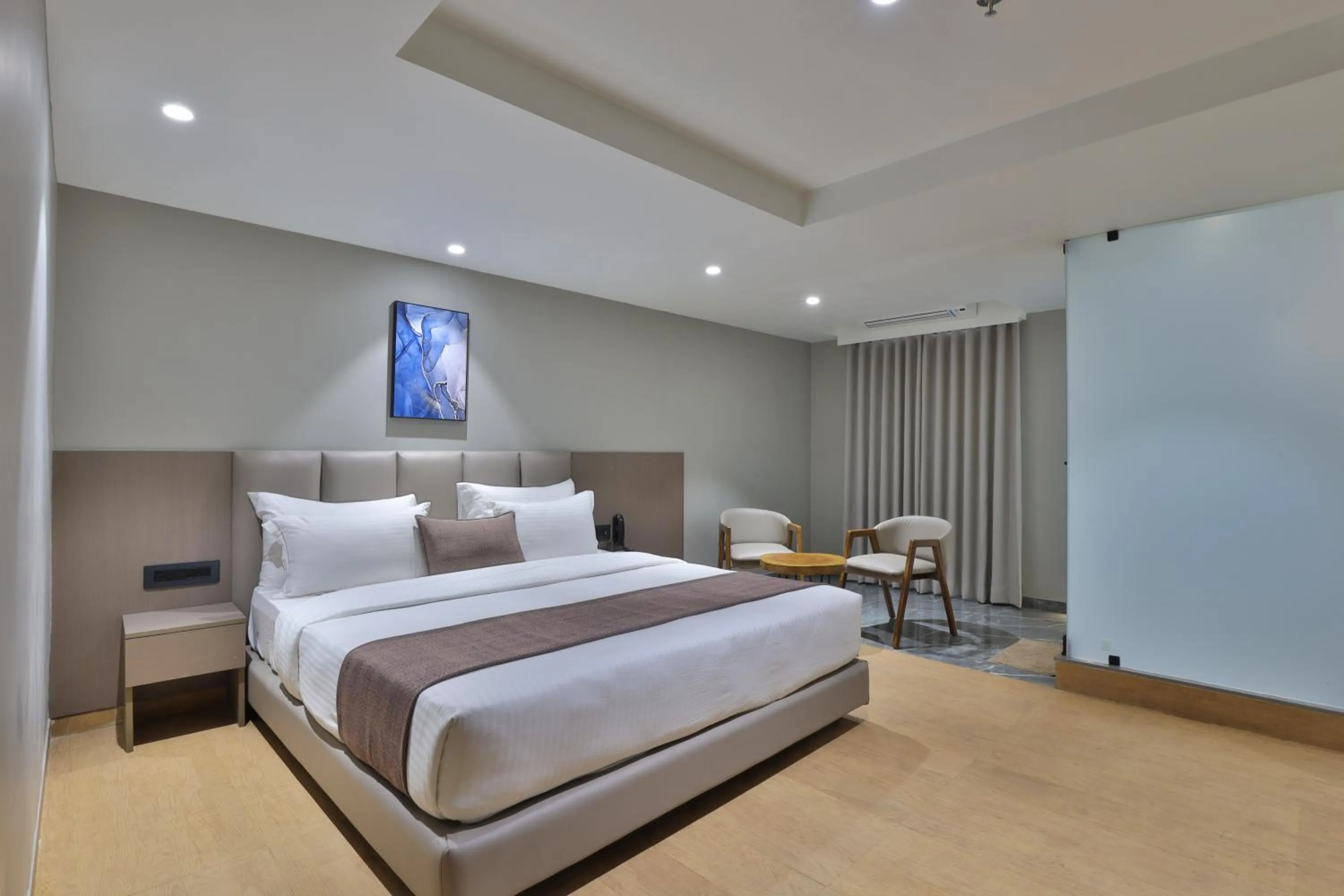 Superior King Room - single occupancy in Hotel Shivashish