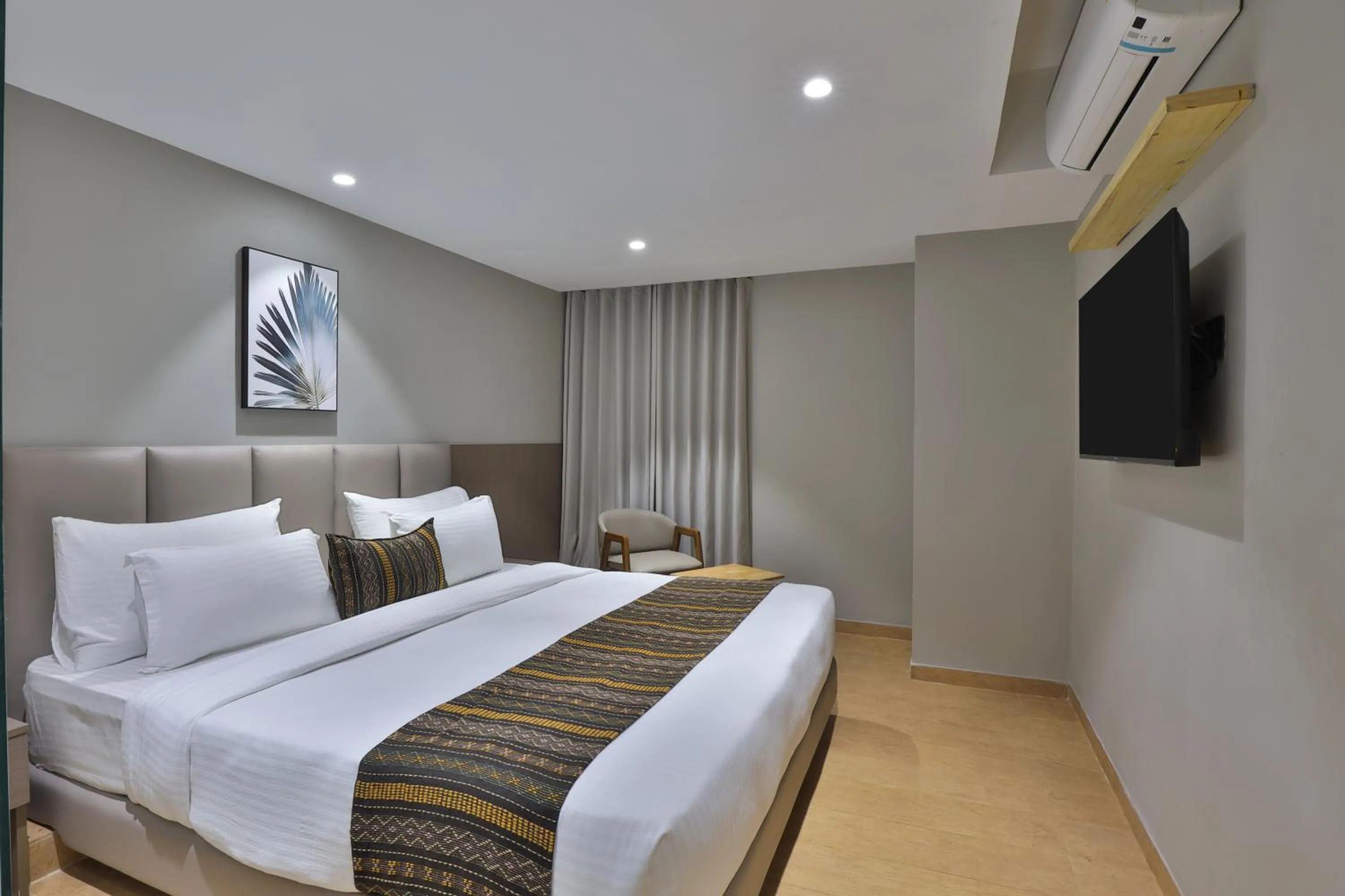 Deluxe Room - single occupancy in Hotel Shivashish