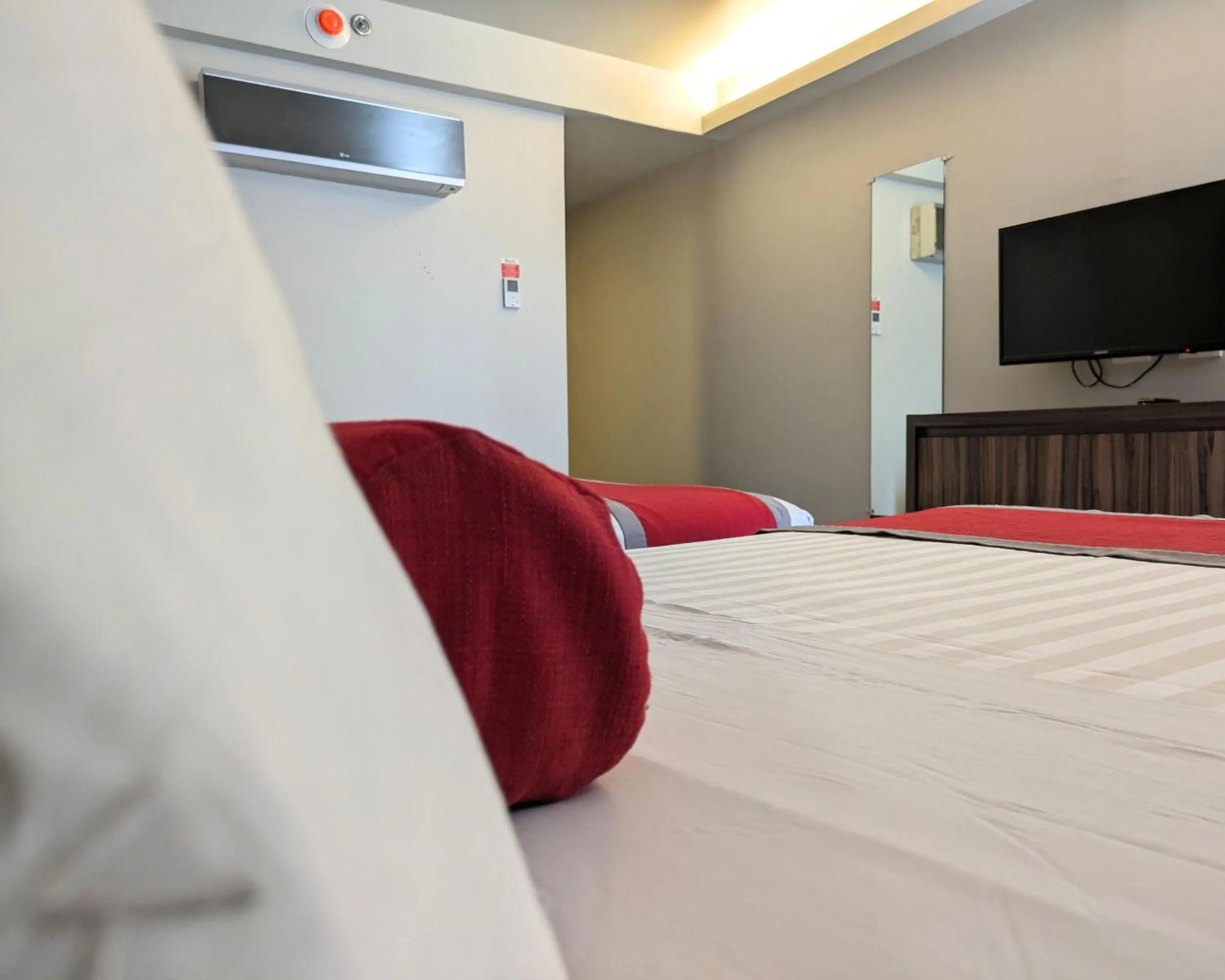 Economy Room without kitchenette in Hotel Block Suites