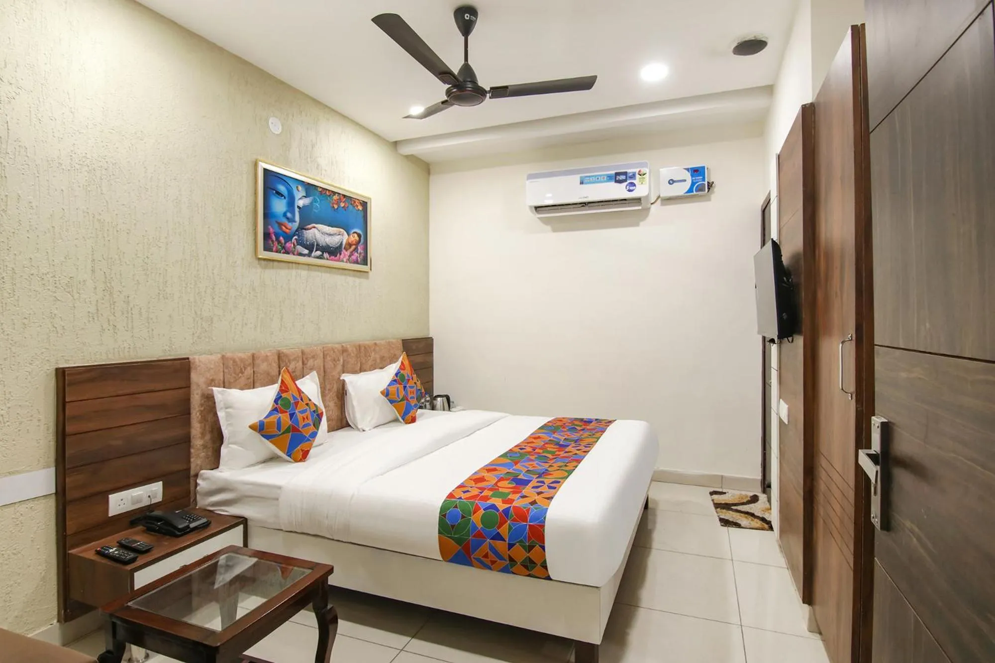 Deluxe Room - single occupancy in FabHotel Spring