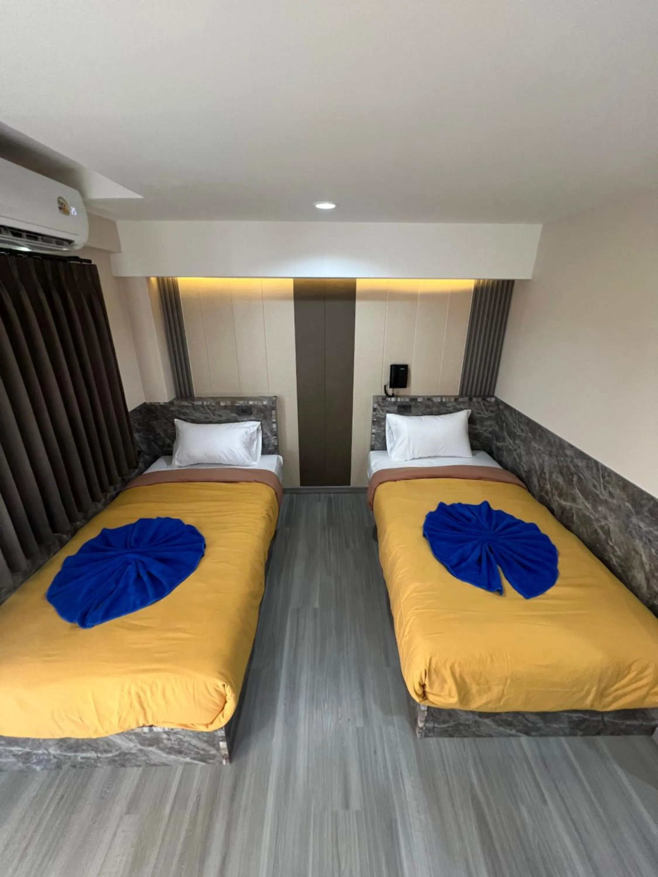 Standard Twin Room in CK Residence