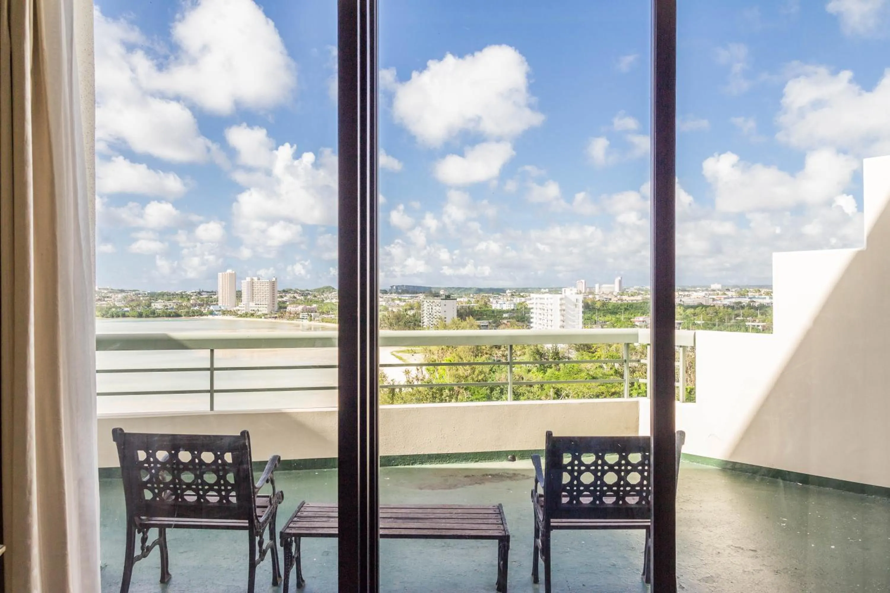 Three-Bedroom Apartment Penthouse (Penthouse Suite) in Alupang Beach Tower