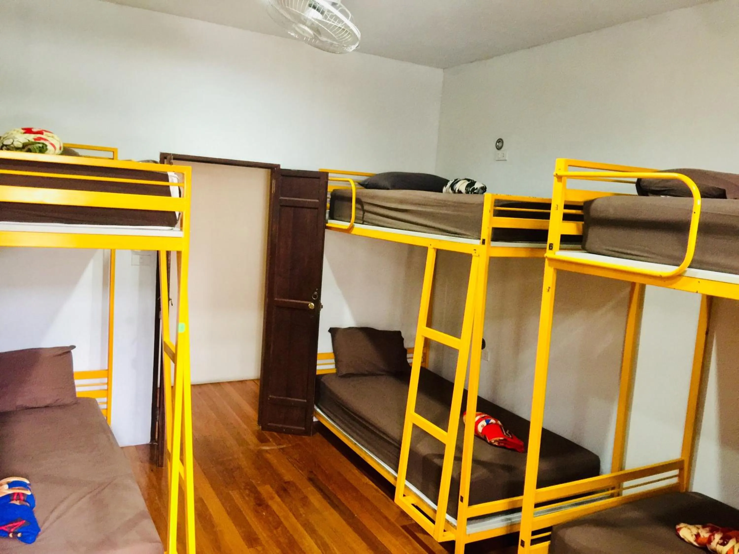 Bed in 6-Bed Mixed Dormitory Room in Phuket Sunny Hostel