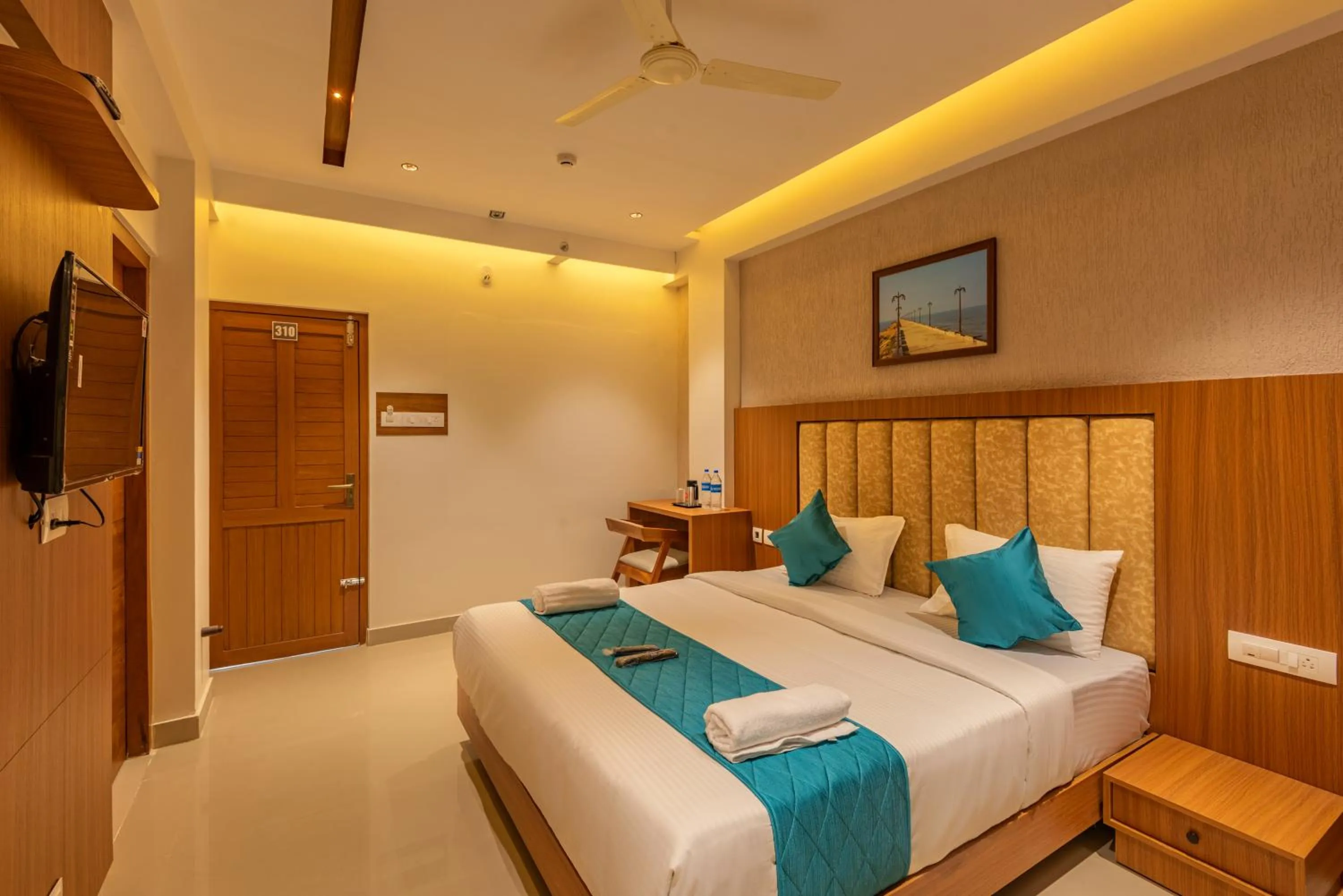 Deluxe Double Room in Hotel Stay Bella Kozhikode
