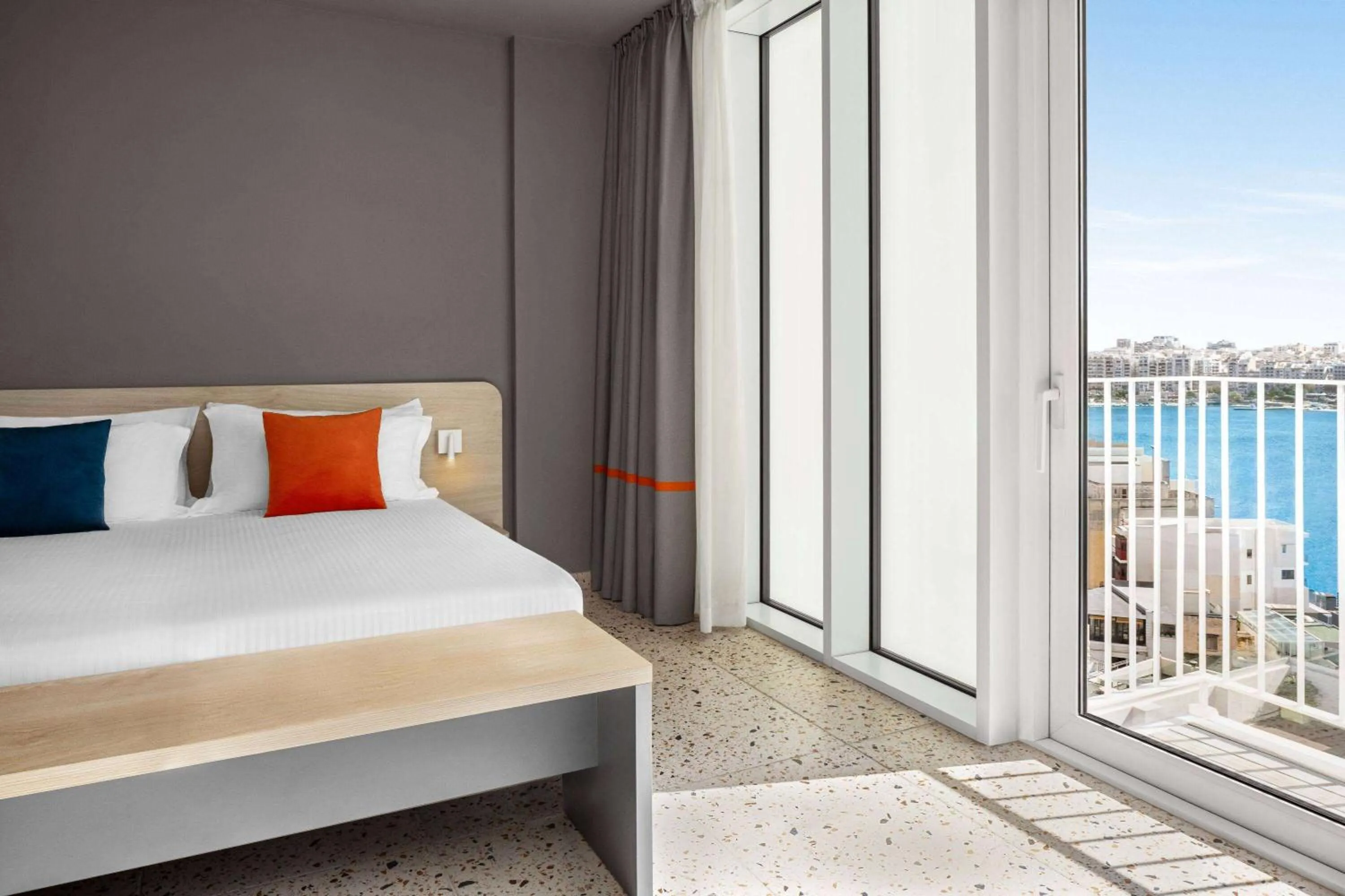King Superior Room with Sea View in QUADRO Hotel