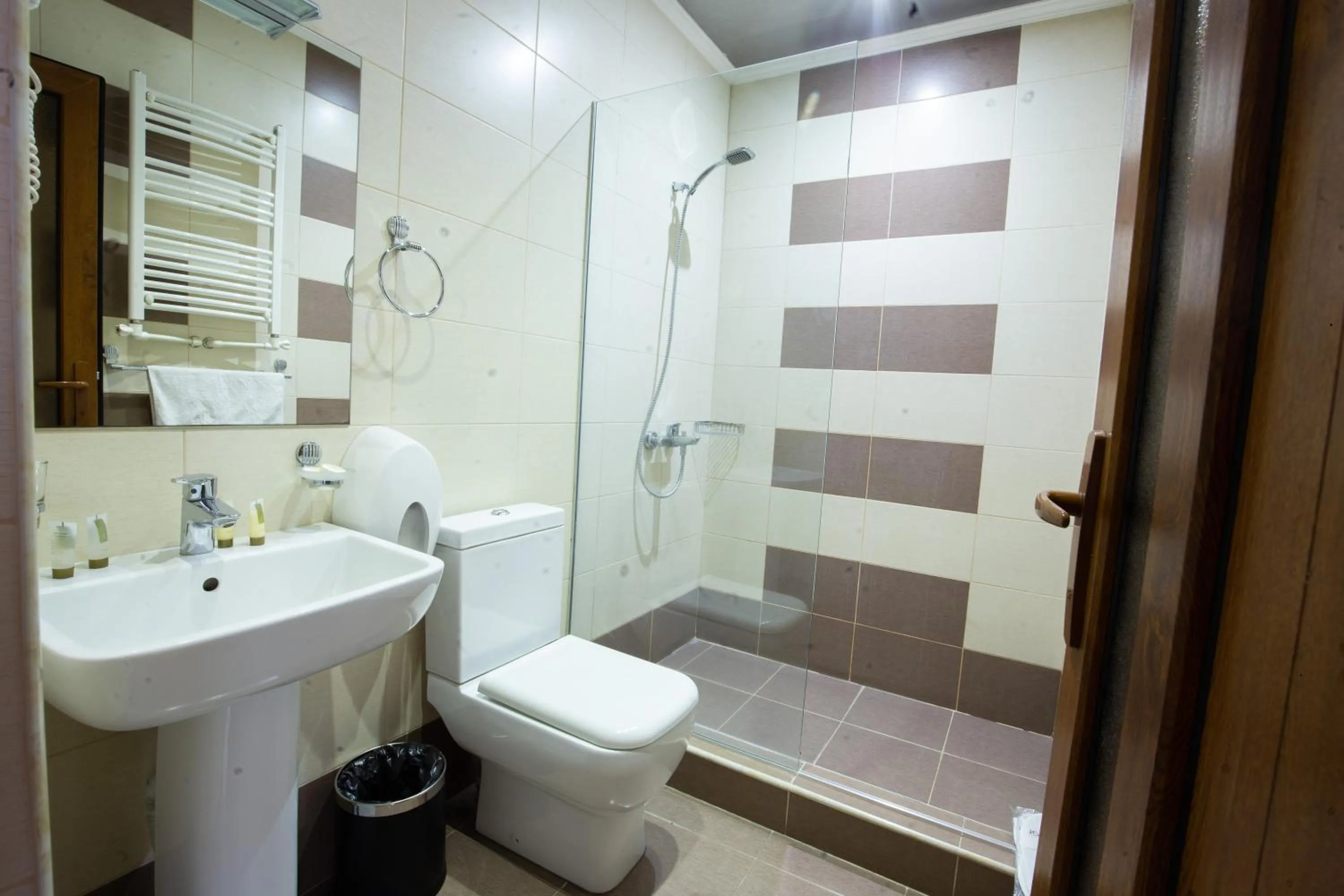 Standard Twin Room in Kantar Hotel