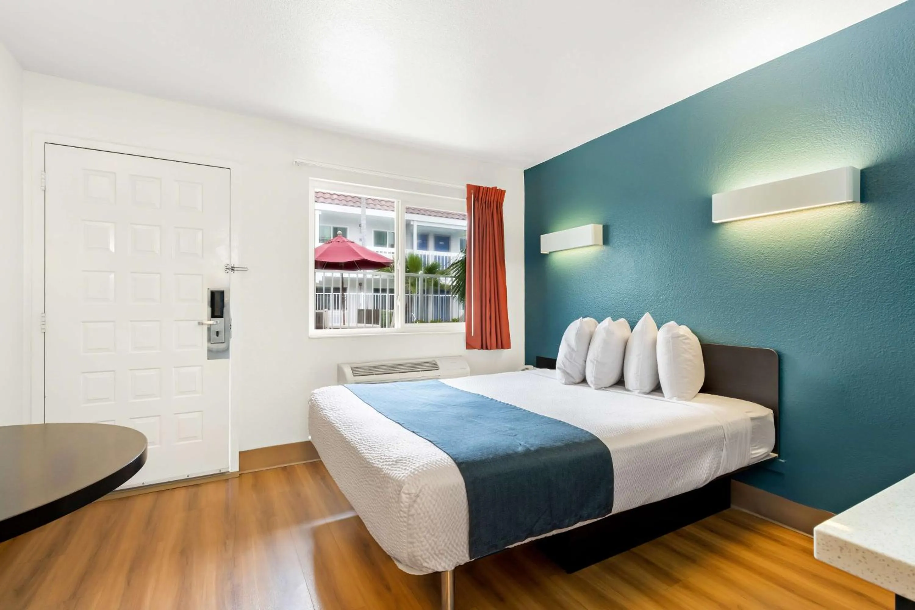 Queen Room - Disability Access - Non-Smoking in Studio 6 Suites Carpinteria, CA Santa Barbara South