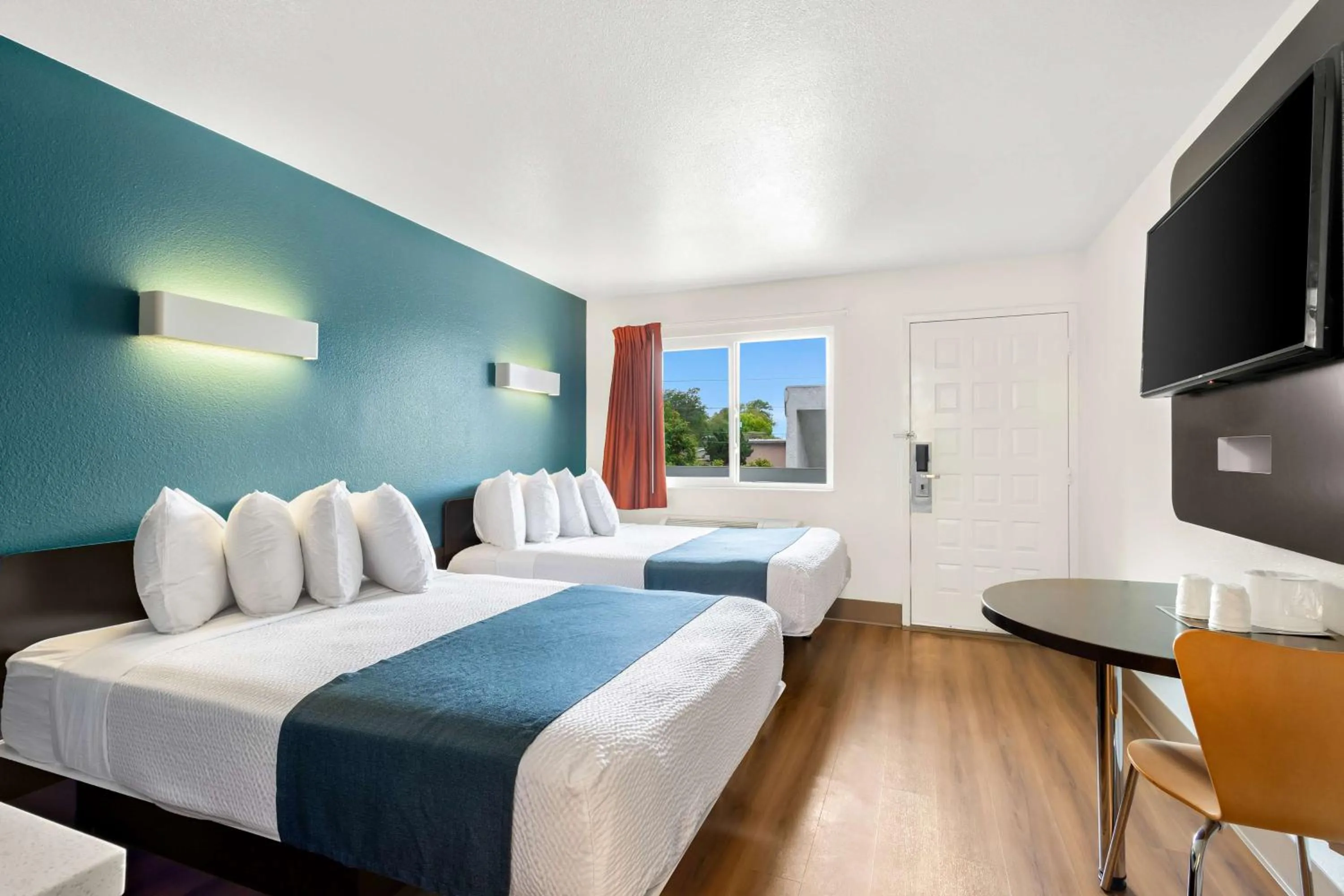 Quadruple Room - Non-Smoking in Studio 6 Suites Carpinteria, CA Santa Barbara South