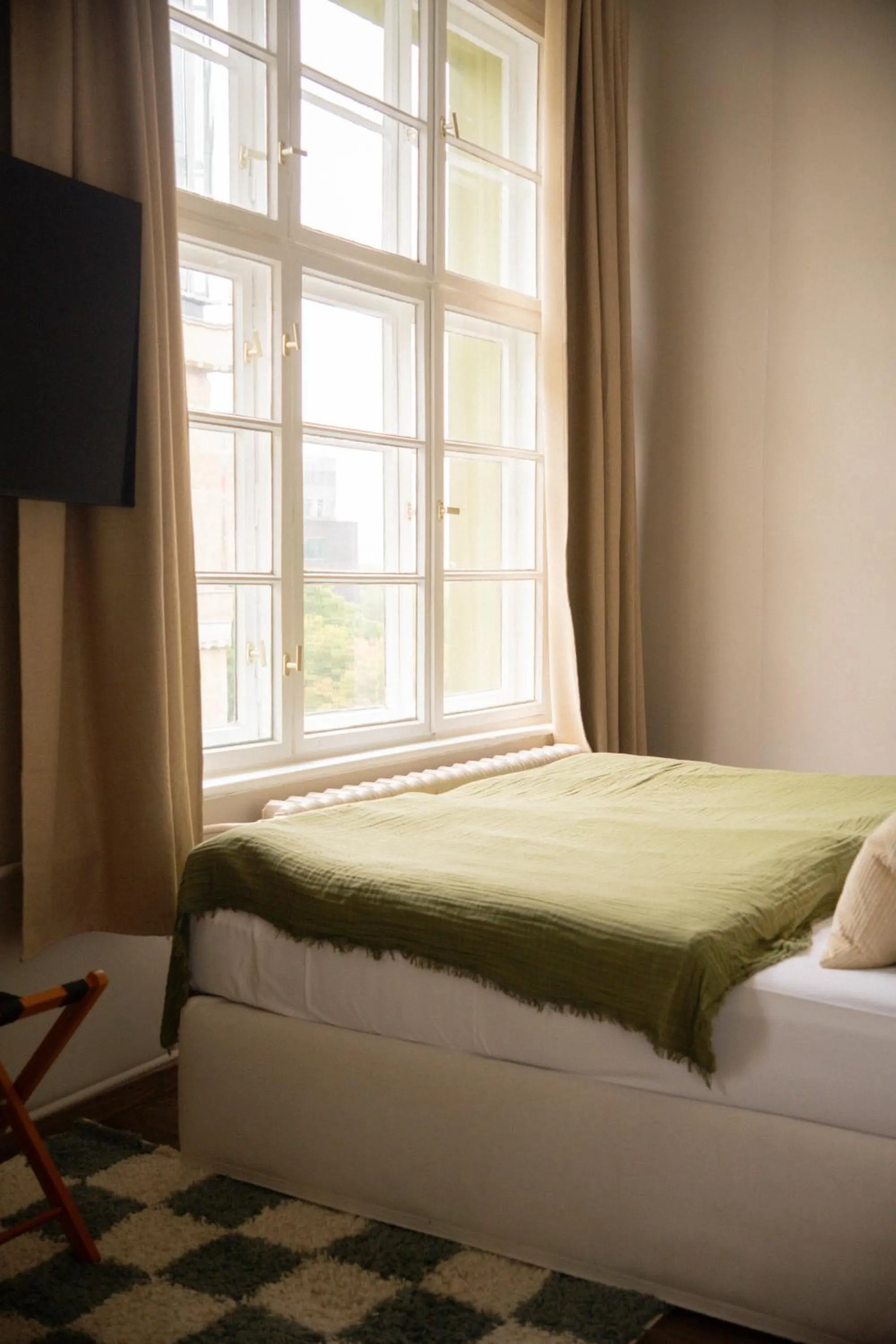 Cozy Curt for 4 in The Charming by Curt Suites