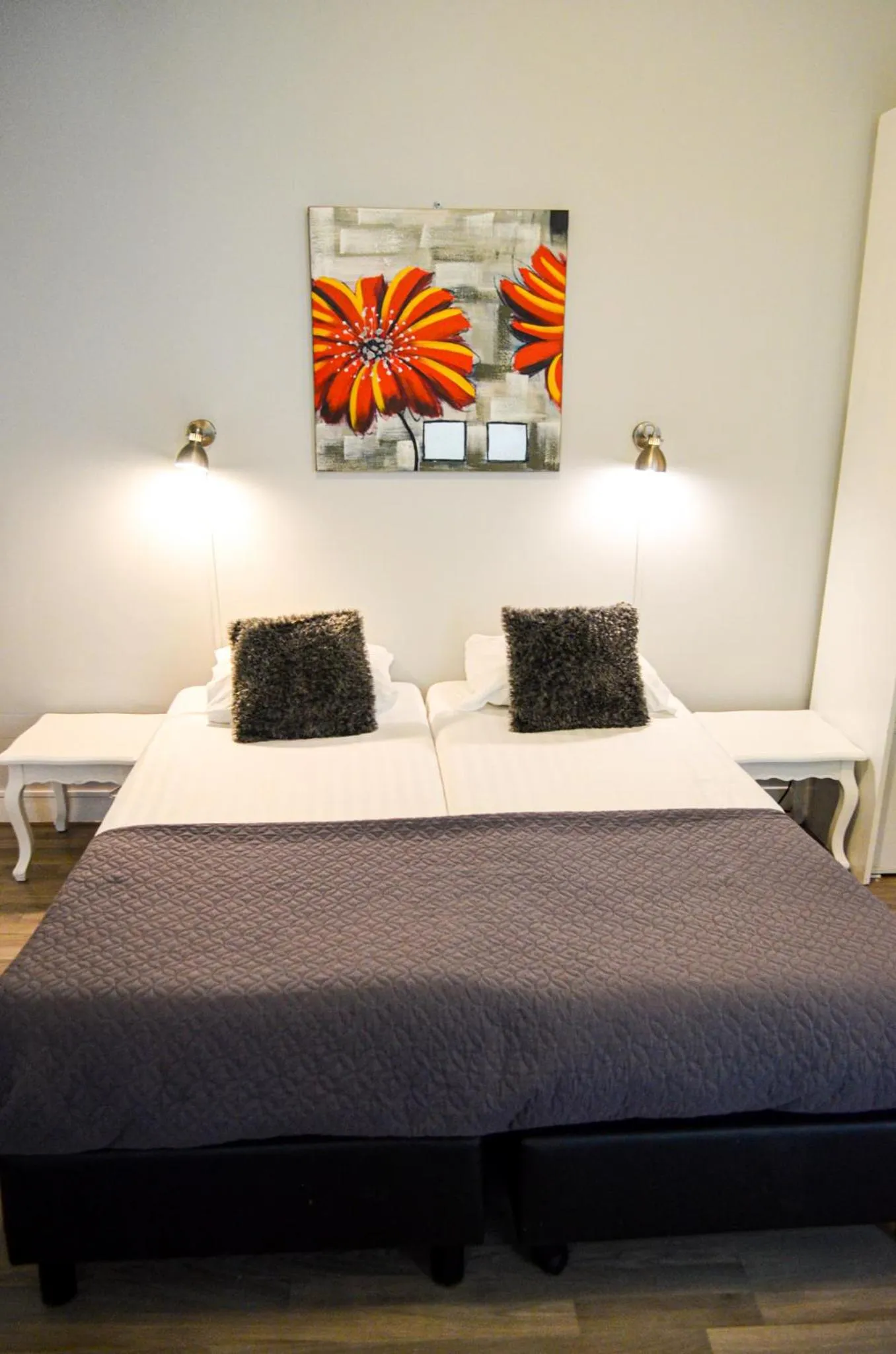 Twin Room with Private External Bathroom in Family Hotel Kooyk