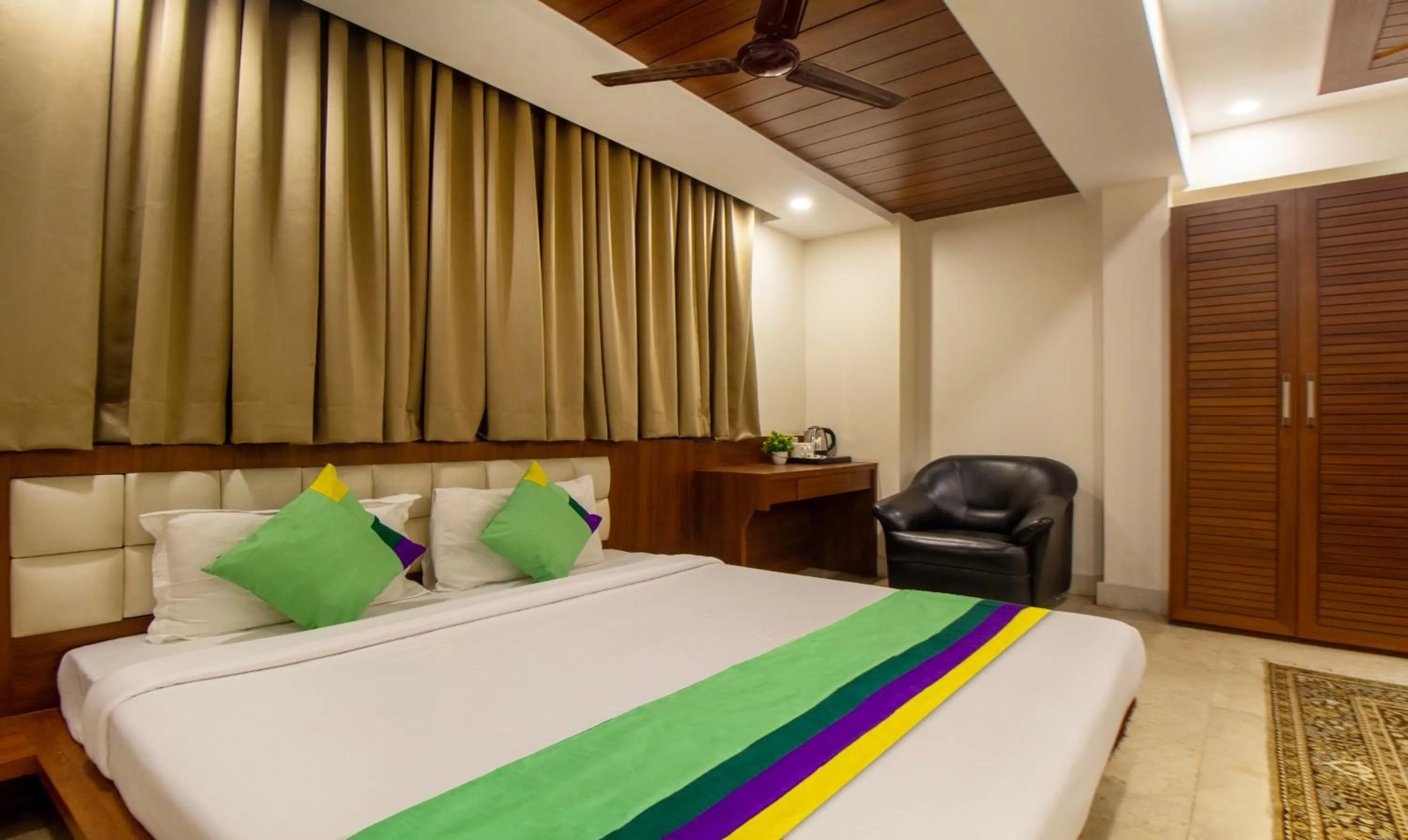 Premium Room - single occupancy in Treebo Royal Orbit, Metropoliton