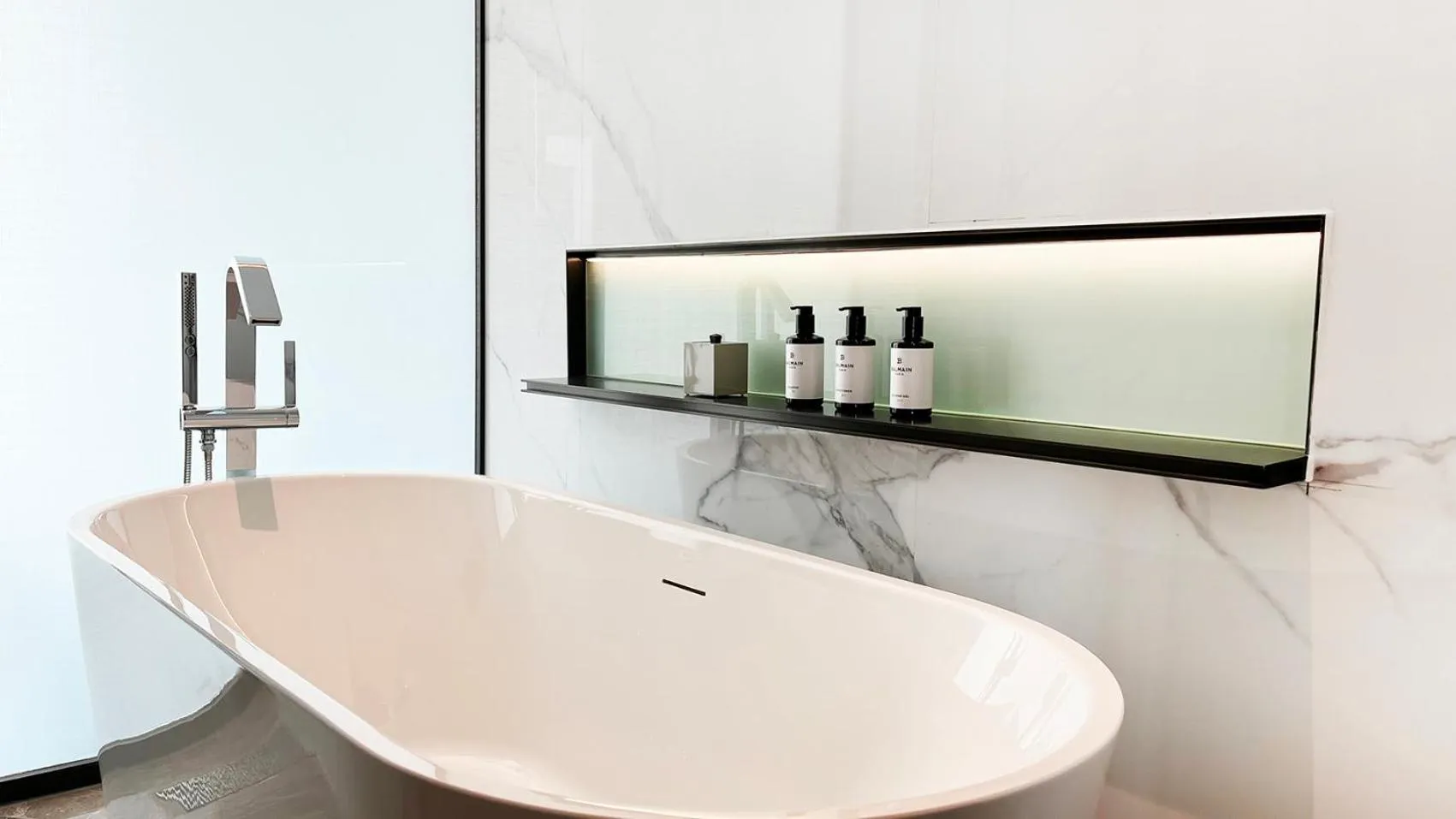 Executive King Room with Lake View - Non-Smoking in Wyndham Foshan Nanhai