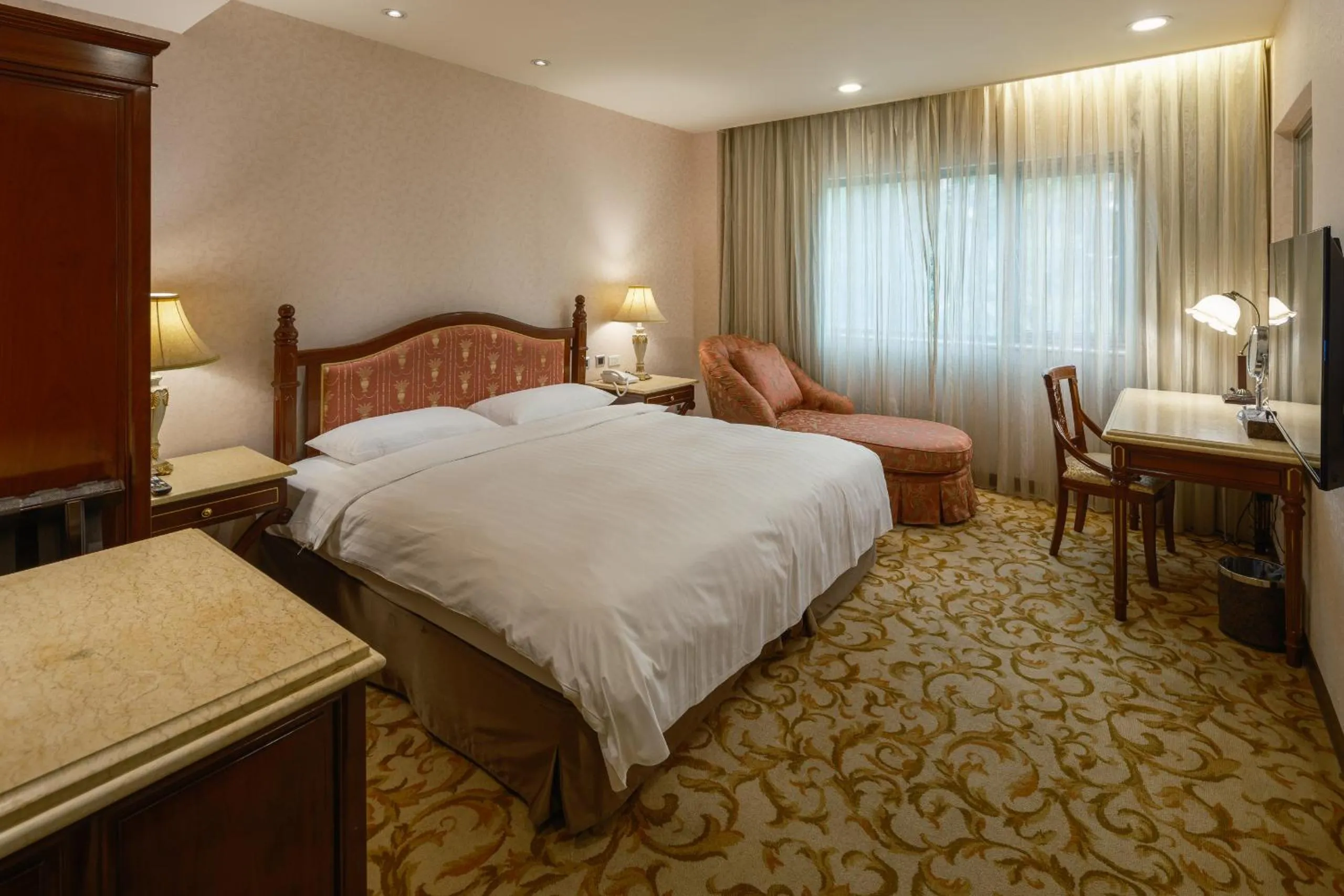 Deluxe Double Room in Grand Pleasure Spring Hotel