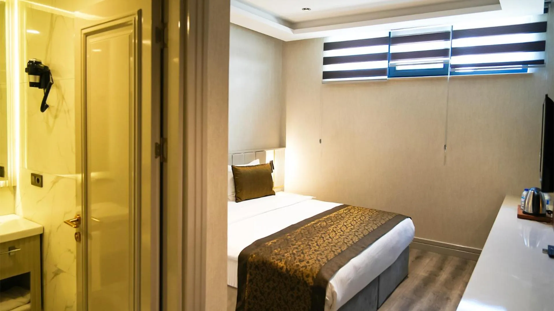 Economy Double Room (Ground Floor) in Sky Hill Hotel