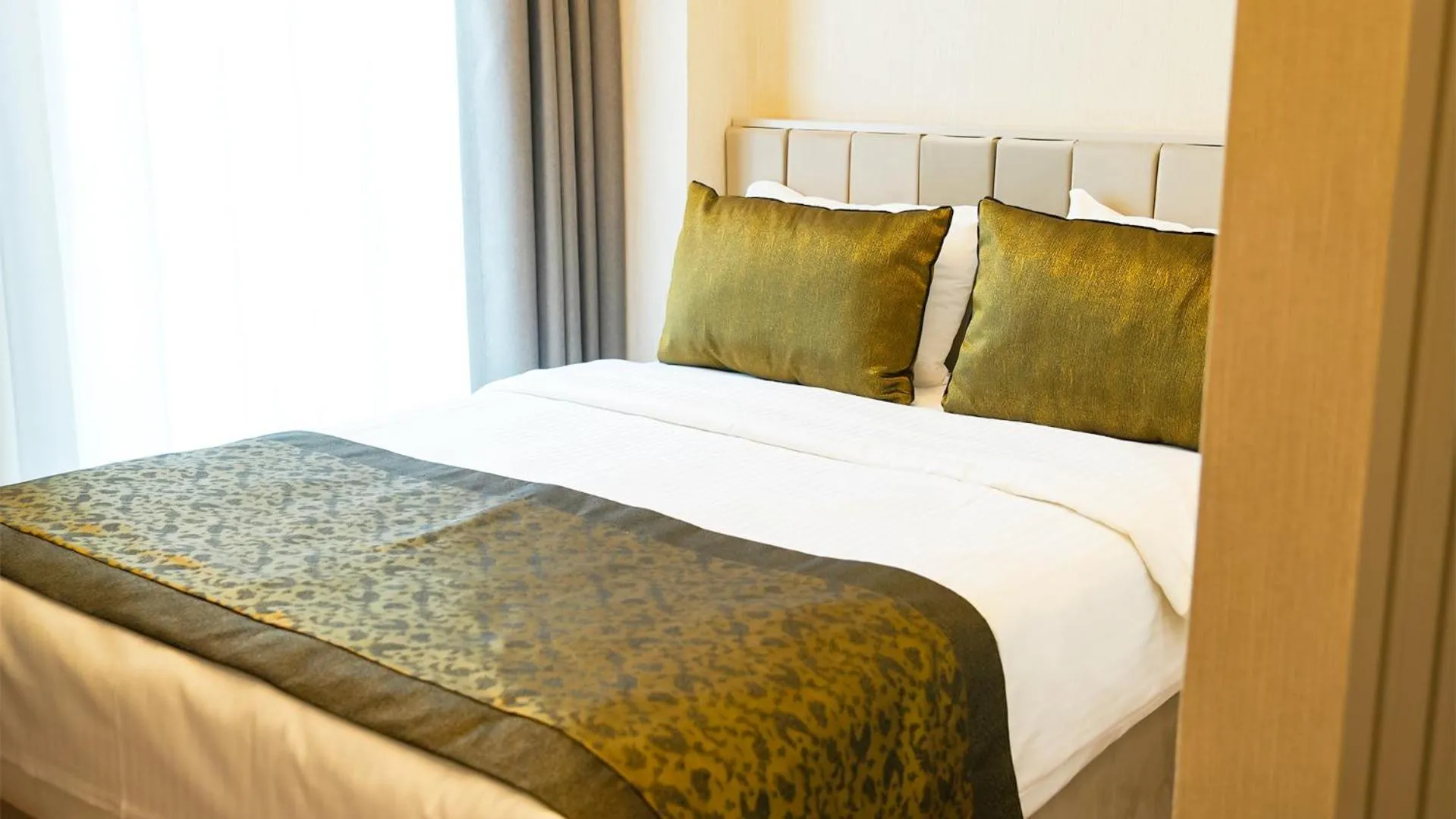 Small Double Room in Sky Hill Hotel