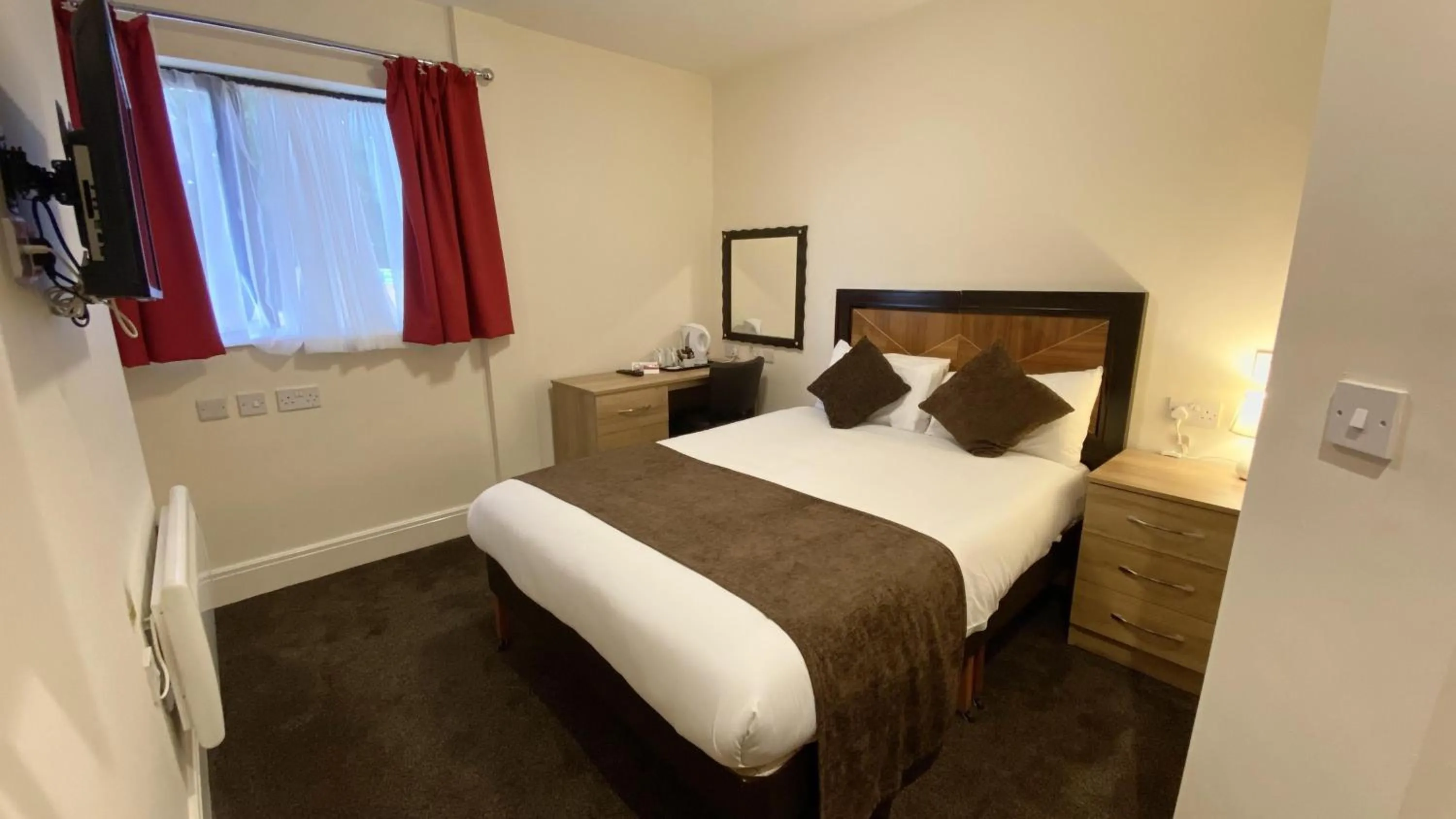 Superior Double Room in Russ Hill Hotel