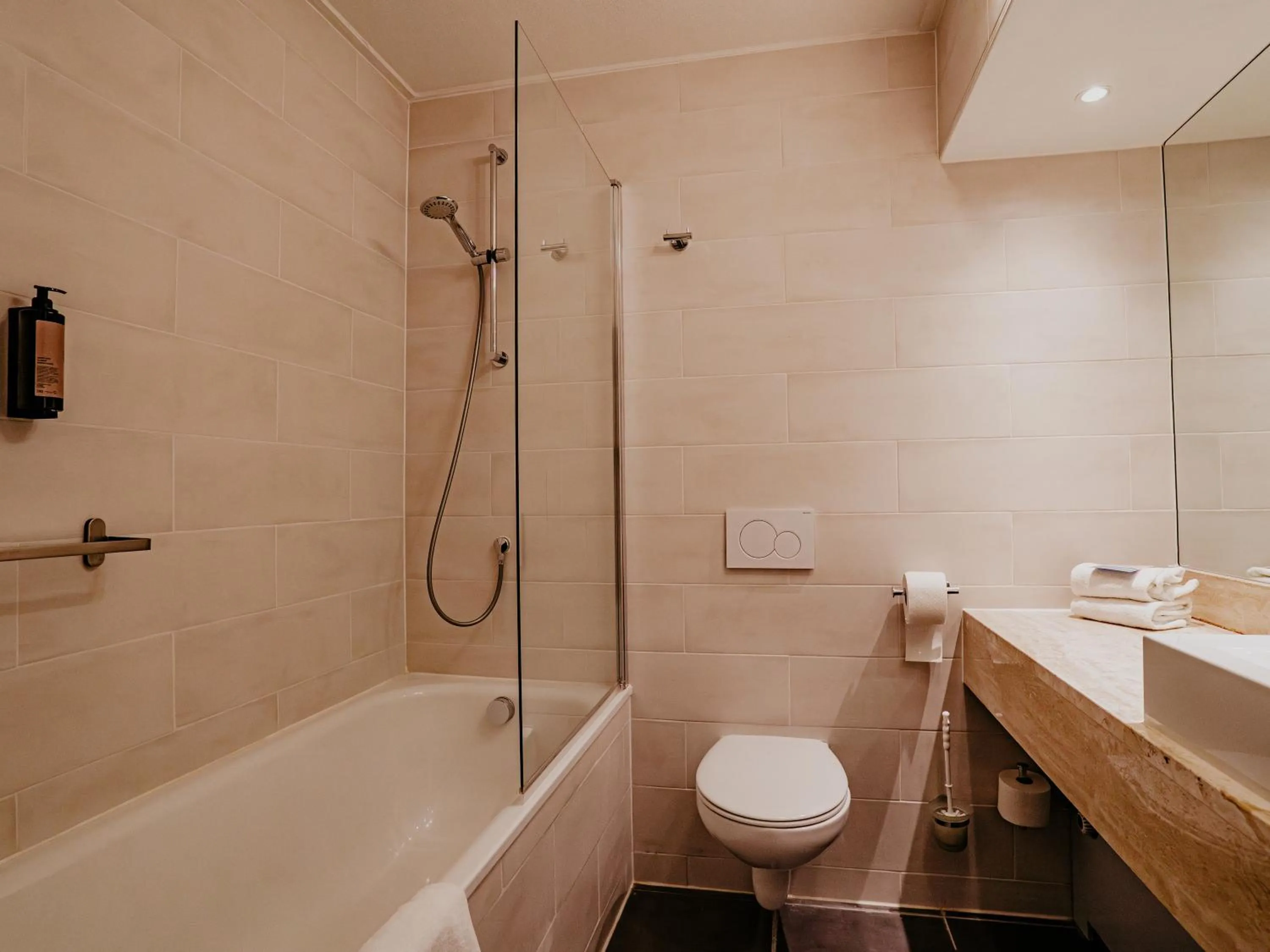 Superior Twin Room in Hotel Heemskerk