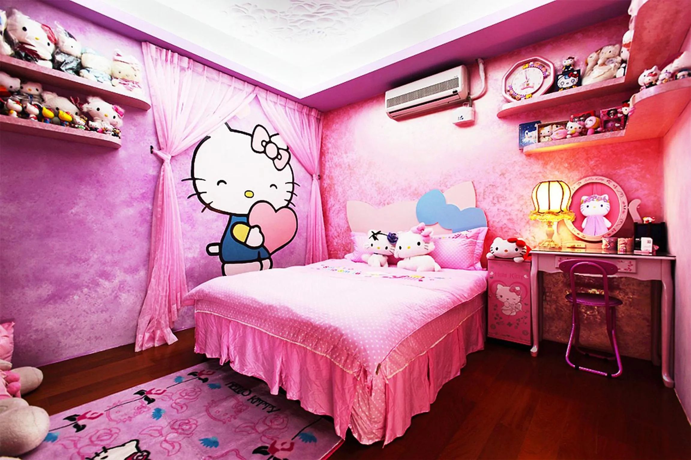 Standard Double Room - No Window in 3D Sunflower Embossed B&B