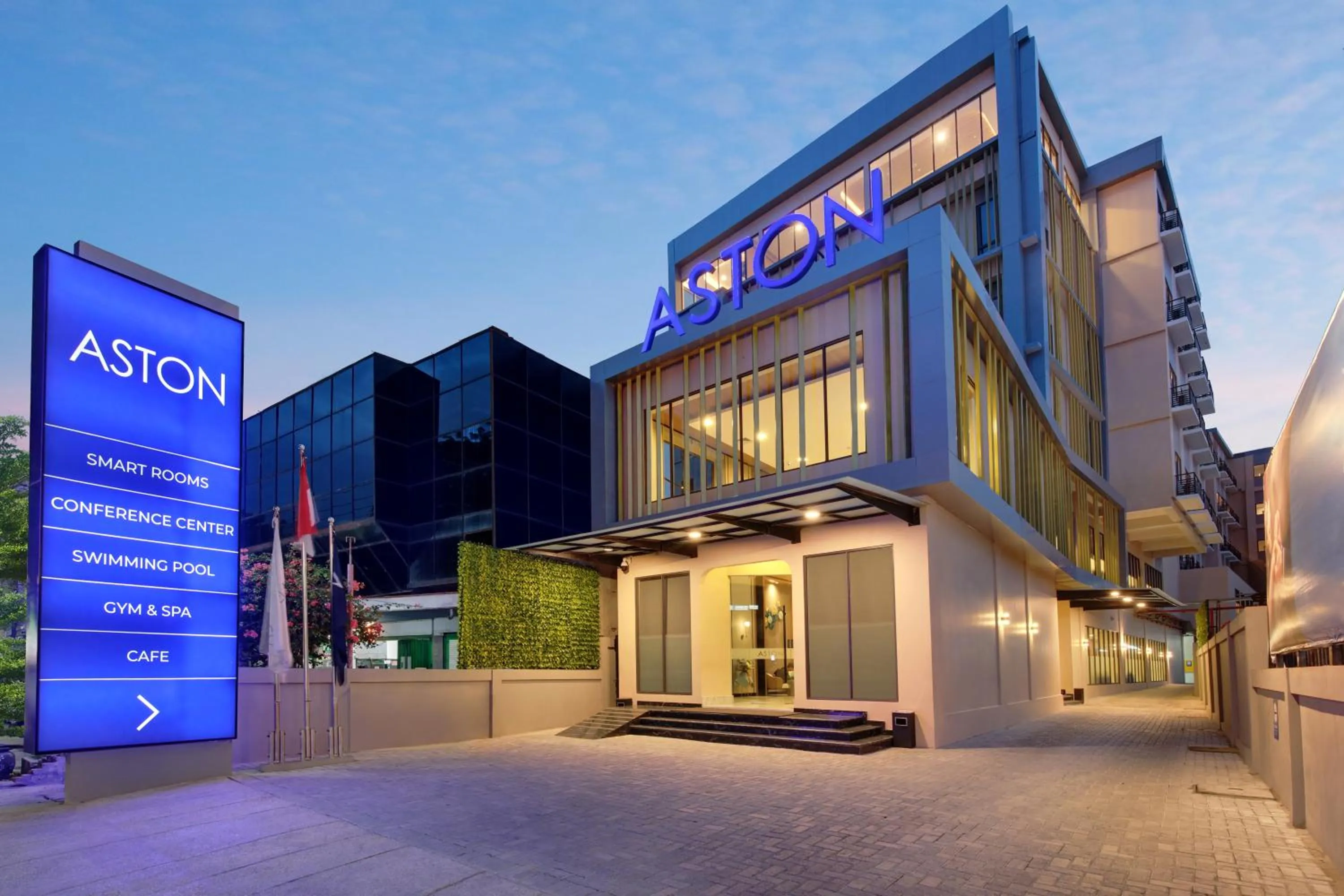 Aston Palu Hotel & Conference Center