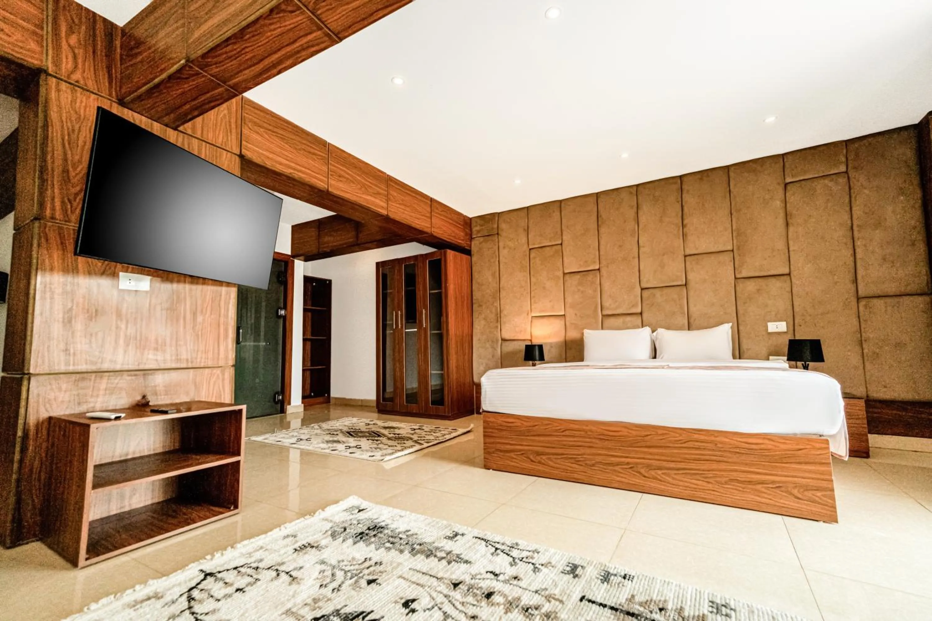 Junior Suite - single occupancy in King Pyramids View Hotel