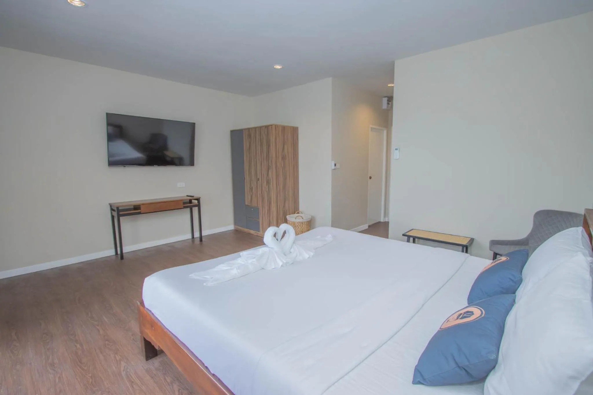 Deluxe Double Room with Side Sea View in RoomQuest The Peak Patong Hill