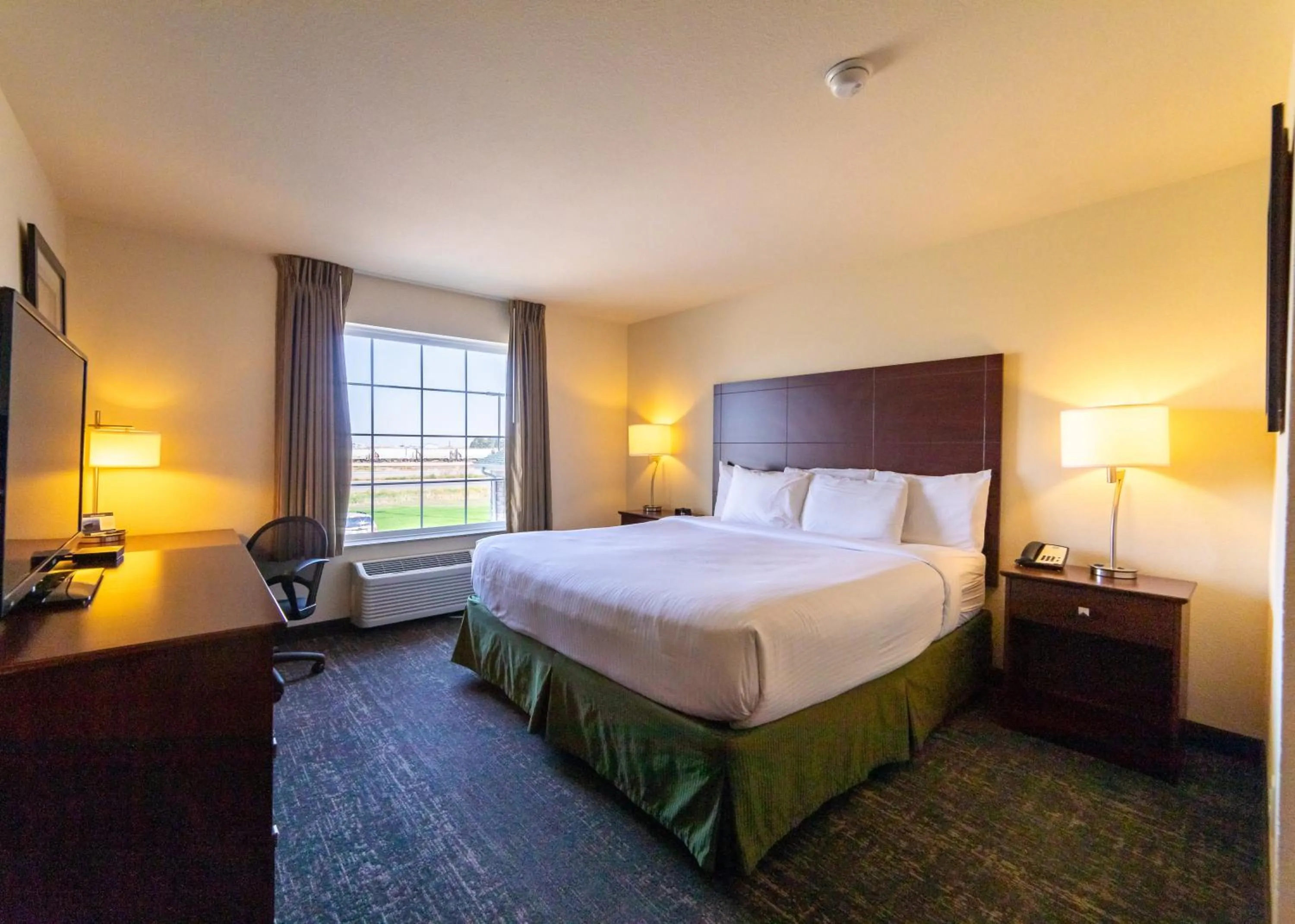 Deluxe King Room in Cobblestone Inn and Suites - Eaton