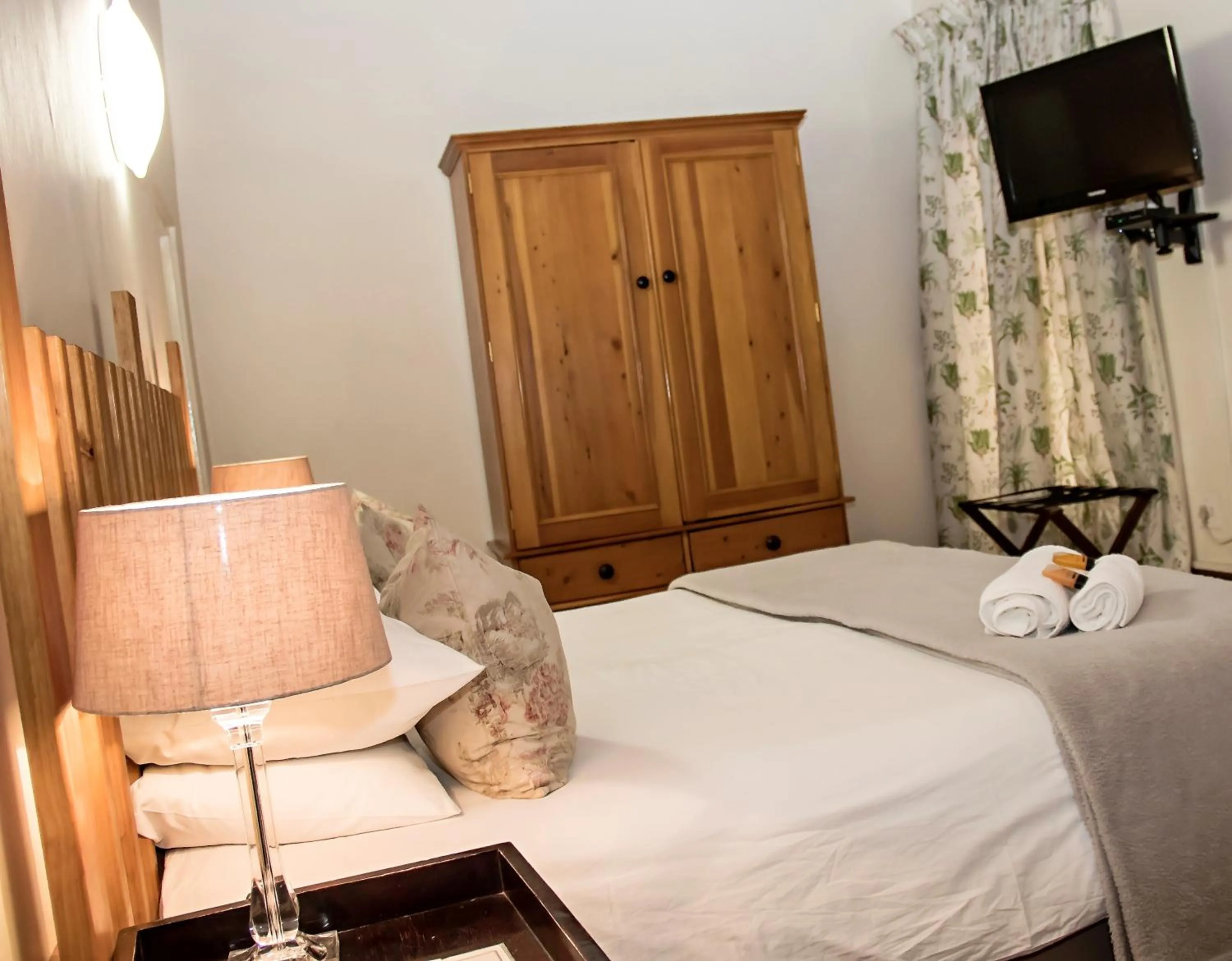 Deluxe Double Room - single occupancy in Matoppo Inn