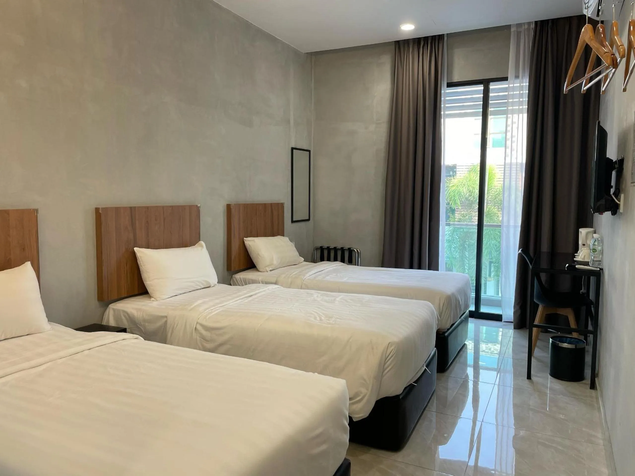 Deluxe Triple Room in HPY Hotel