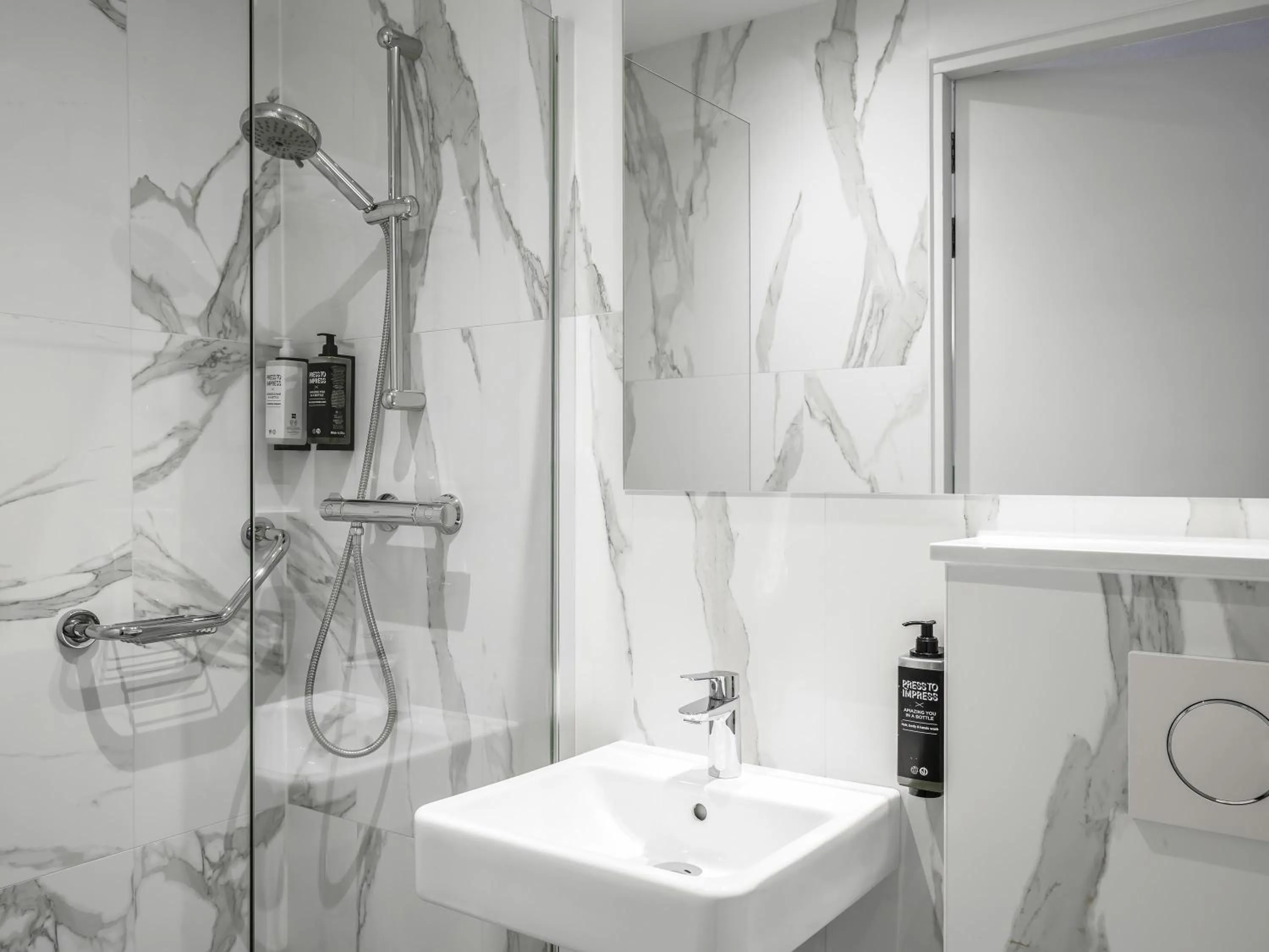 Standard Double Room in ibis Styles Amsterdam City