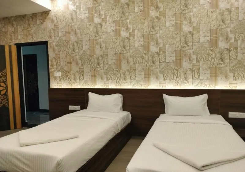 Deluxe Double or Twin Room - single occupancy in Globus Hotel by Silicon Hearth